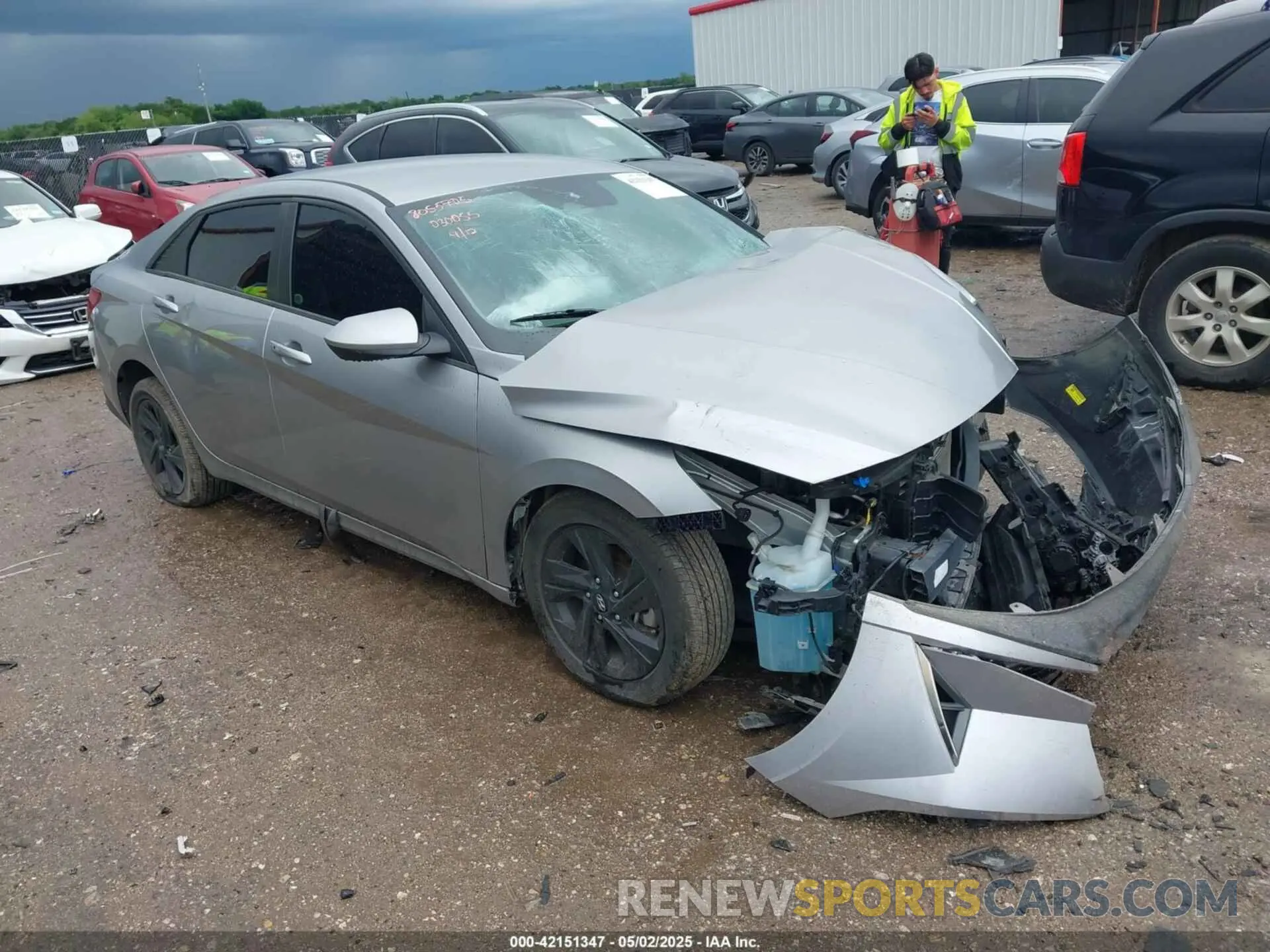 1 Photograph of a damaged car 5NPLM4AG1MH030055 HYUNDAI ELANTRA 2021