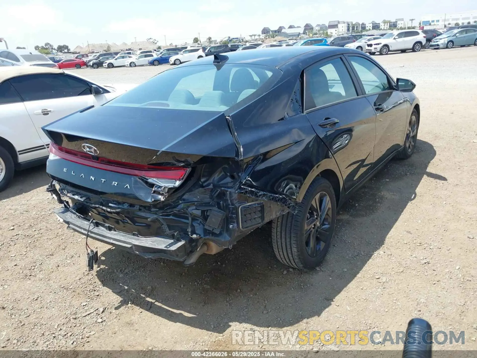 4 Photograph of a damaged car 5NPLM4AG1MH051245 HYUNDAI ELANTRA 2021
