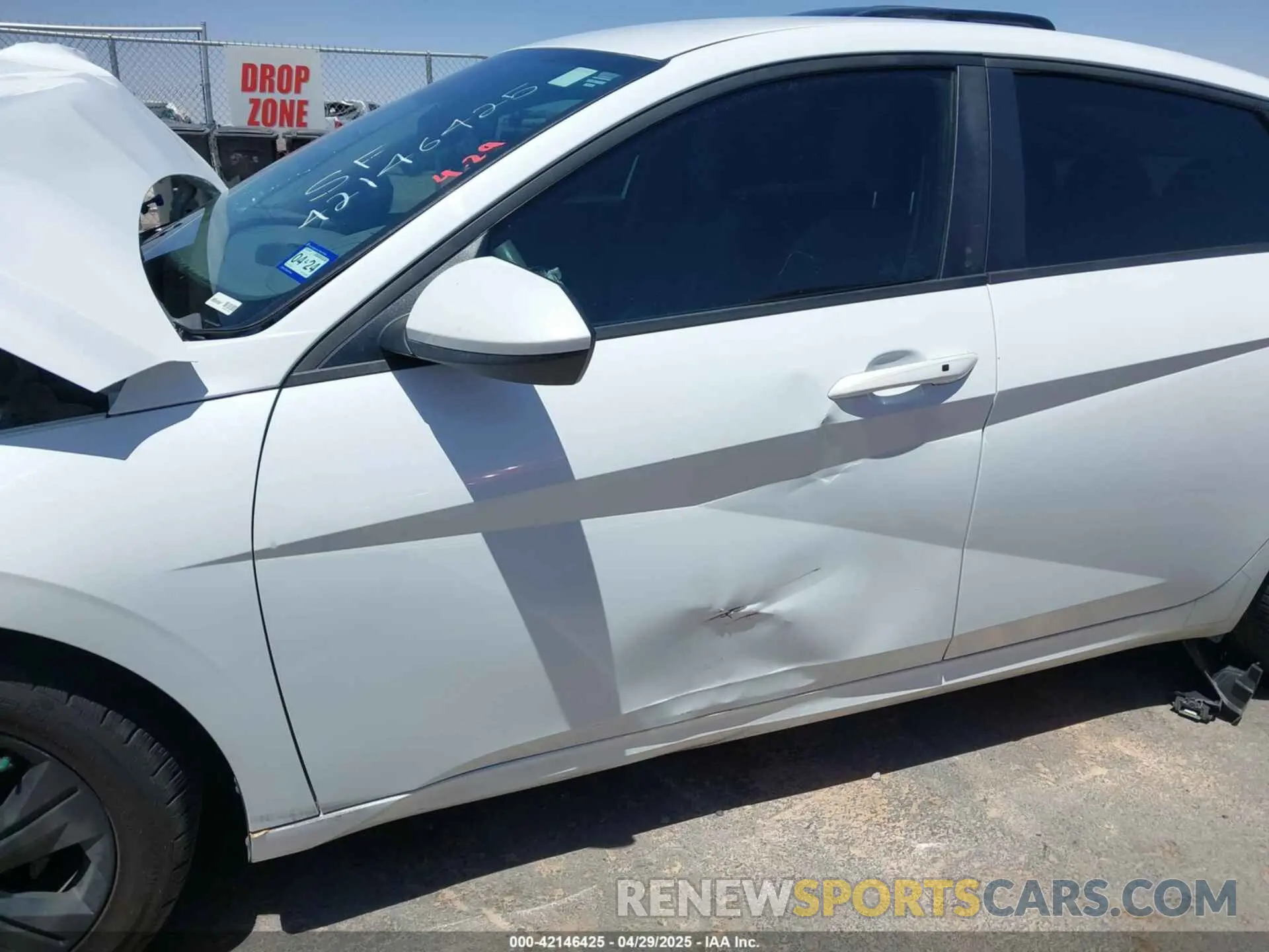 19 Photograph of a damaged car 5NPLM4AG2MH009697 HYUNDAI ELANTRA 2021