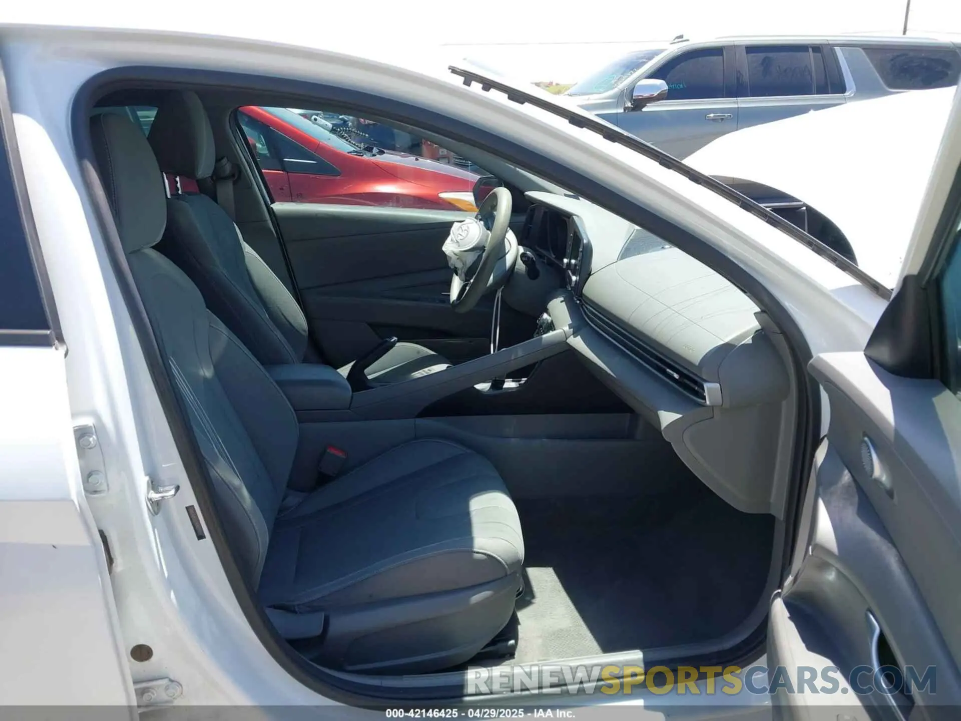 5 Photograph of a damaged car 5NPLM4AG2MH009697 HYUNDAI ELANTRA 2021