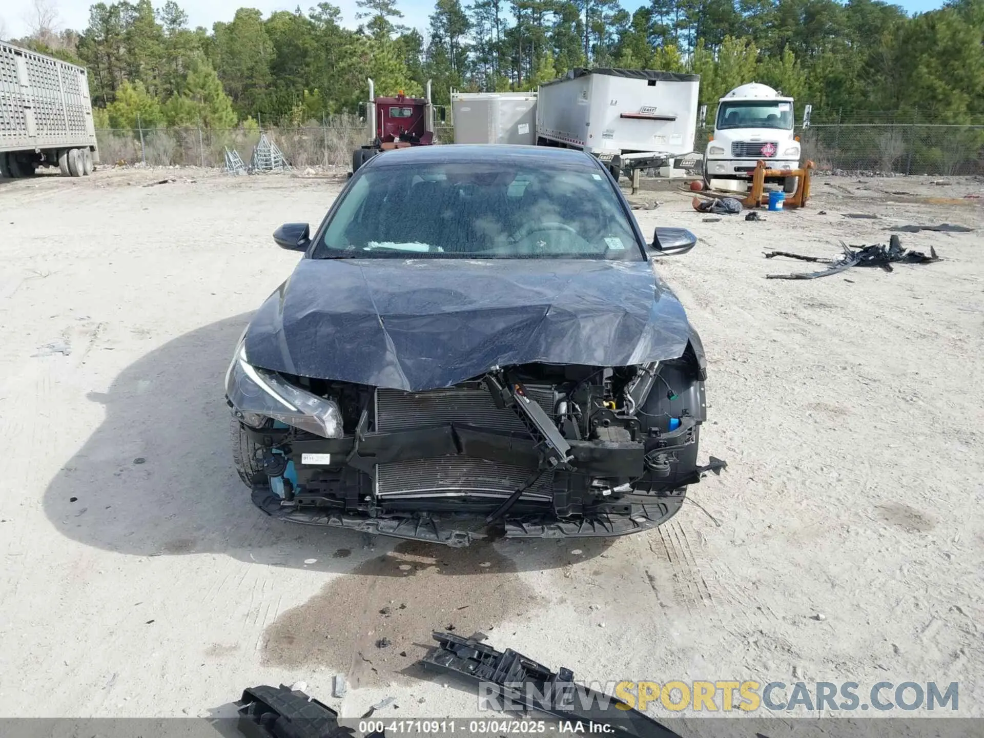11 Photograph of a damaged car 5NPLM4AG4MH021821 HYUNDAI ELANTRA 2021
