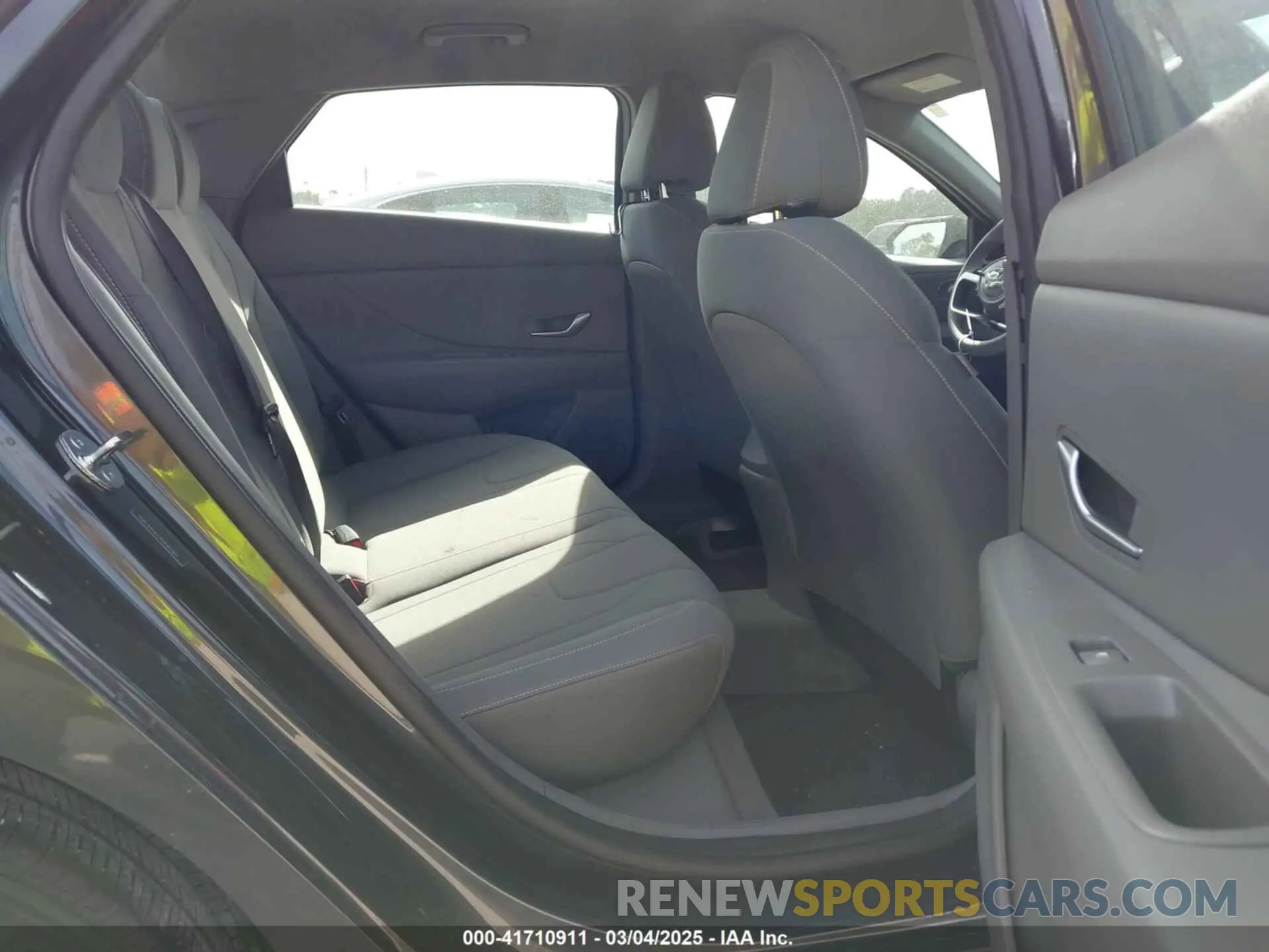 7 Photograph of a damaged car 5NPLM4AG4MH021821 HYUNDAI ELANTRA 2021