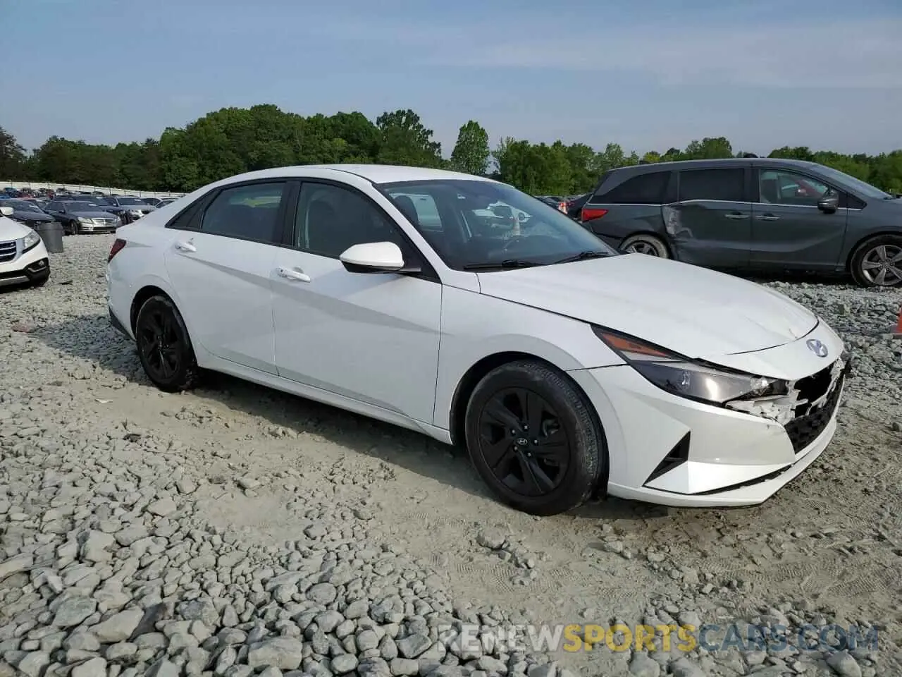4 Photograph of a damaged car 5NPLM4AG5MH039616 HYUNDAI ELANTRA 2021