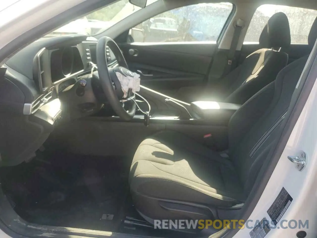 7 Photograph of a damaged car 5NPLM4AG5MH039616 HYUNDAI ELANTRA 2021