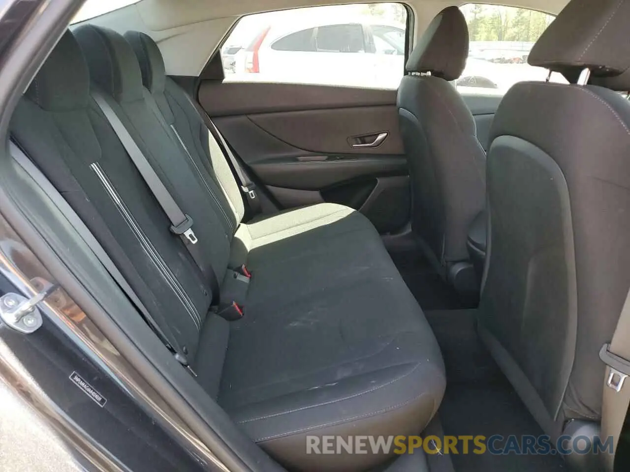 10 Photograph of a damaged car 5NPLM4AG6MH024039 HYUNDAI ELANTRA 2021