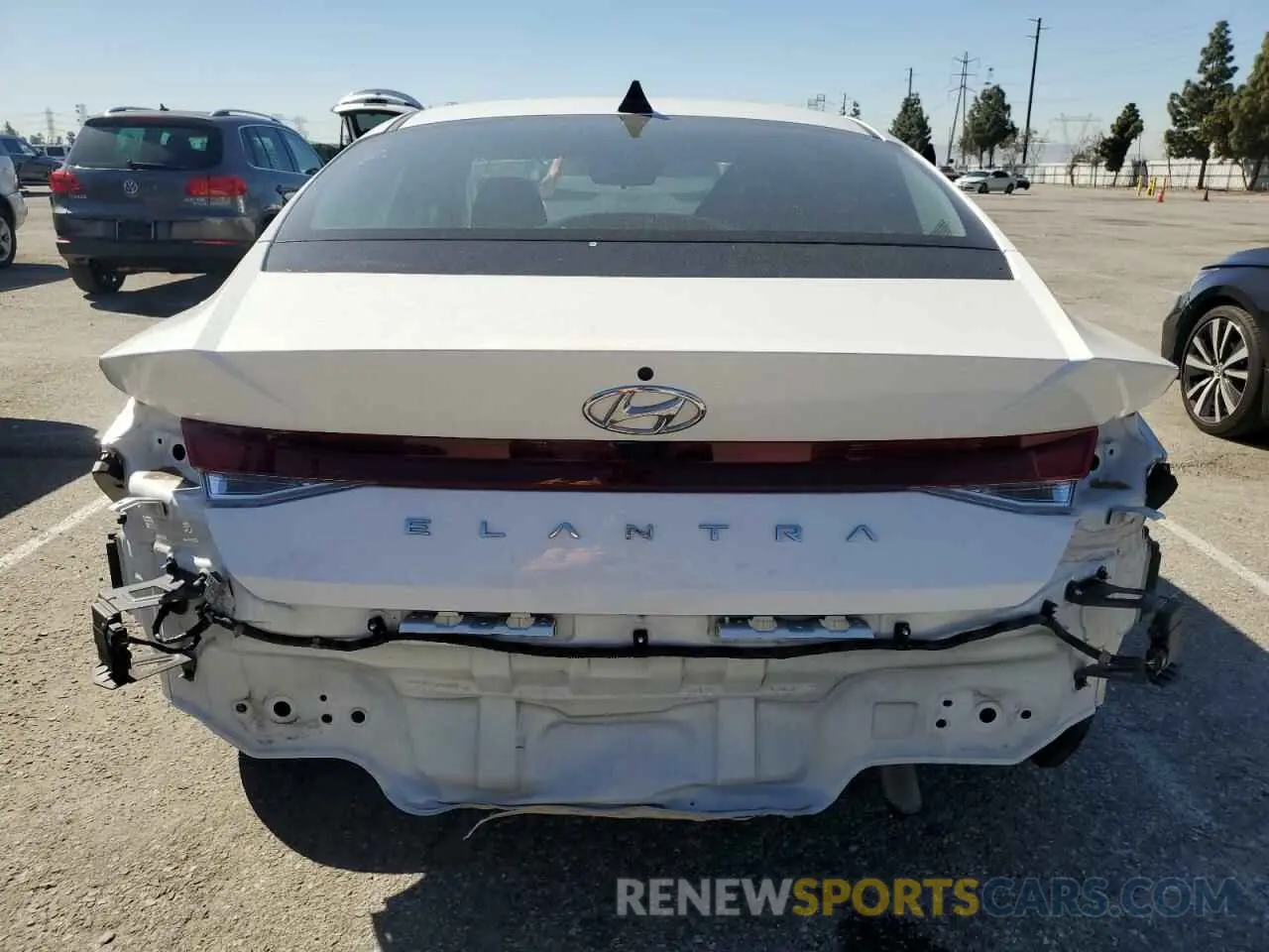 6 Photograph of a damaged car 5NPLM4AG6MH024705 HYUNDAI ELANTRA 2021