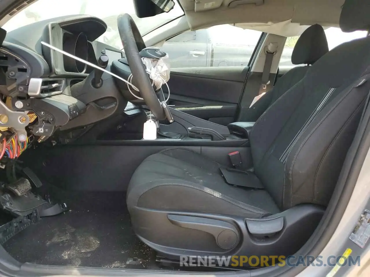 7 Photograph of a damaged car 5NPLM4AG7MH011459 HYUNDAI ELANTRA 2021