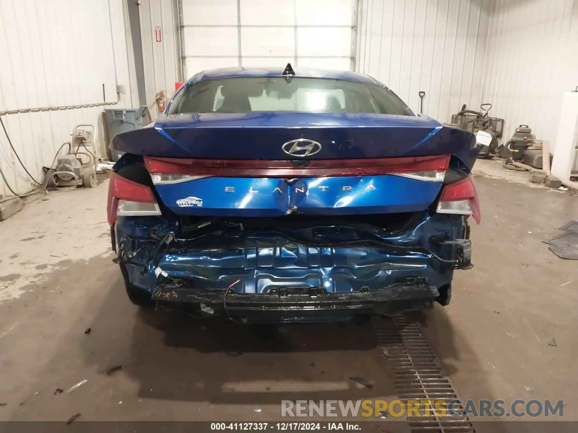 17 Photograph of a damaged car 5NPLM4AG7MH017746 HYUNDAI ELANTRA 2021
