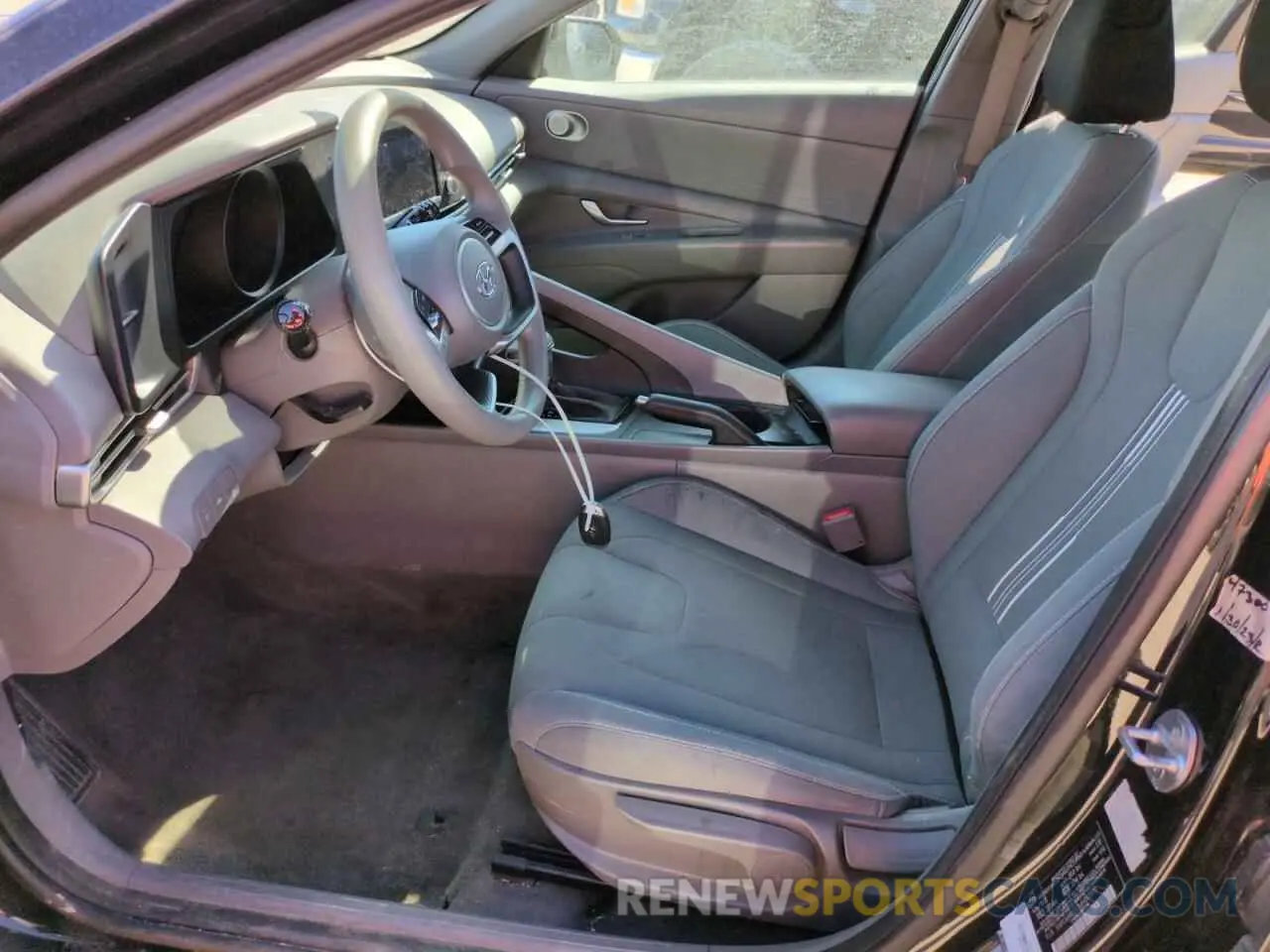7 Photograph of a damaged car 5NPLM4AG7MH040895 HYUNDAI ELANTRA 2021