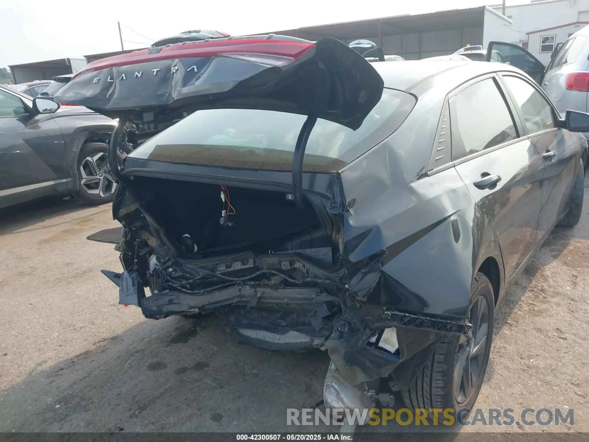 6 Photograph of a damaged car 5NPLM4AG8MH027833 HYUNDAI ELANTRA 2021