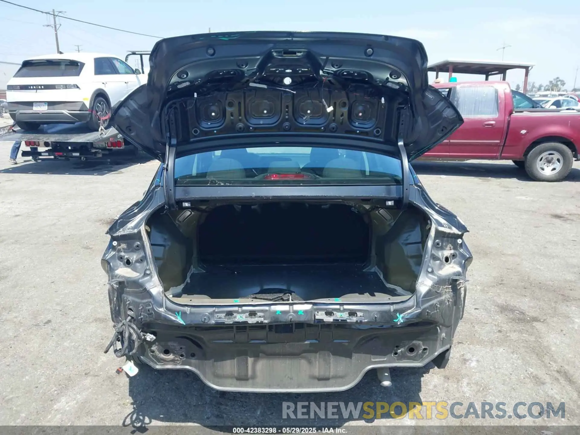 17 Photograph of a damaged car 5NPLM4AG9MH001399 HYUNDAI ELANTRA 2021