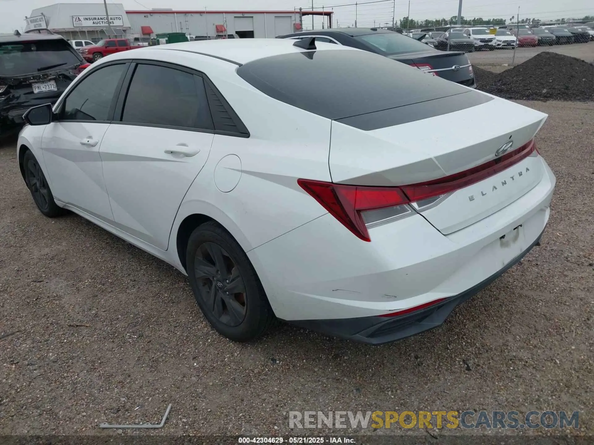 3 Photograph of a damaged car 5NPLM4AG9MH003265 HYUNDAI ELANTRA 2021