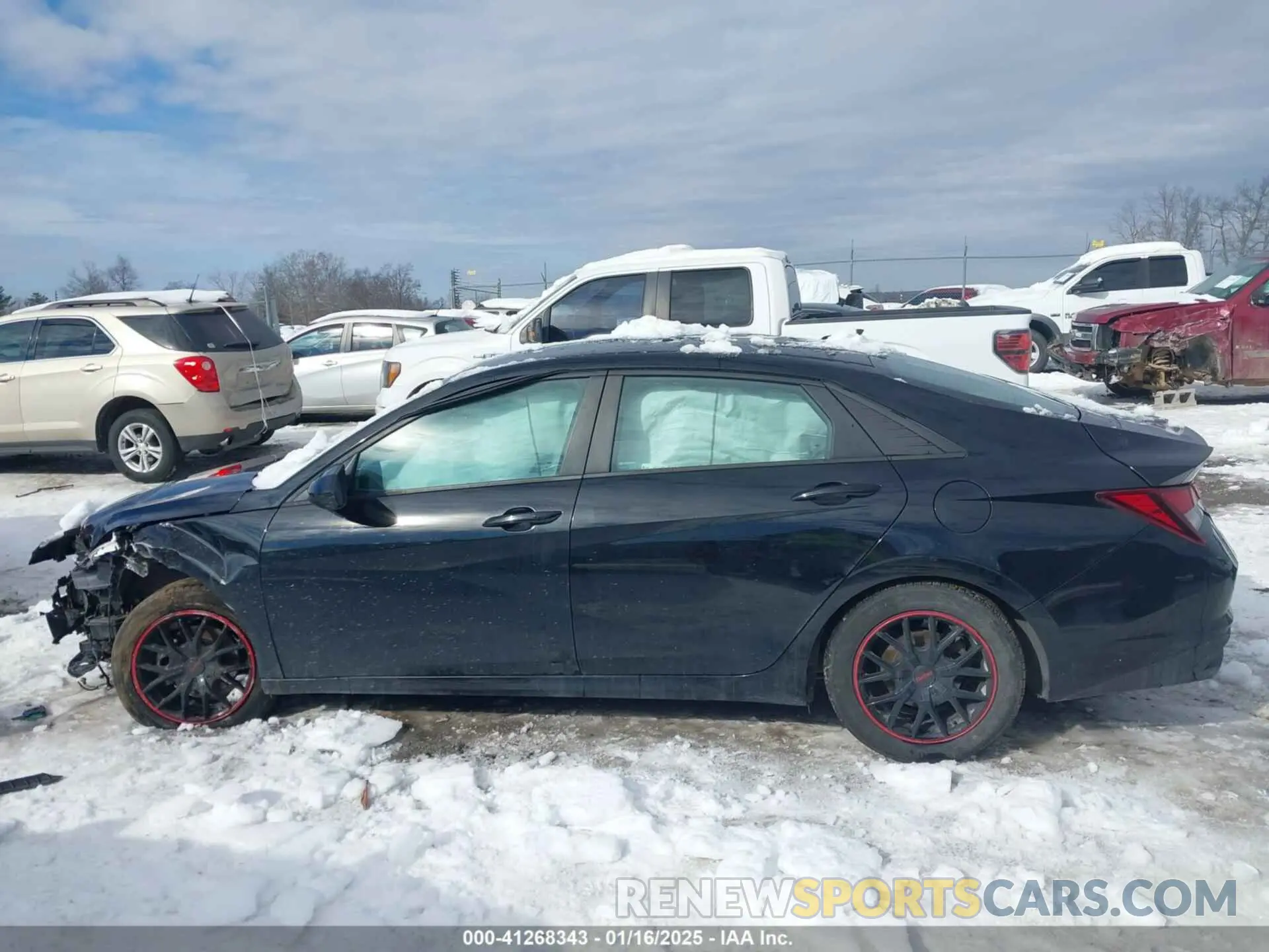13 Photograph of a damaged car 5NPLM4AG9MH003332 HYUNDAI ELANTRA 2021