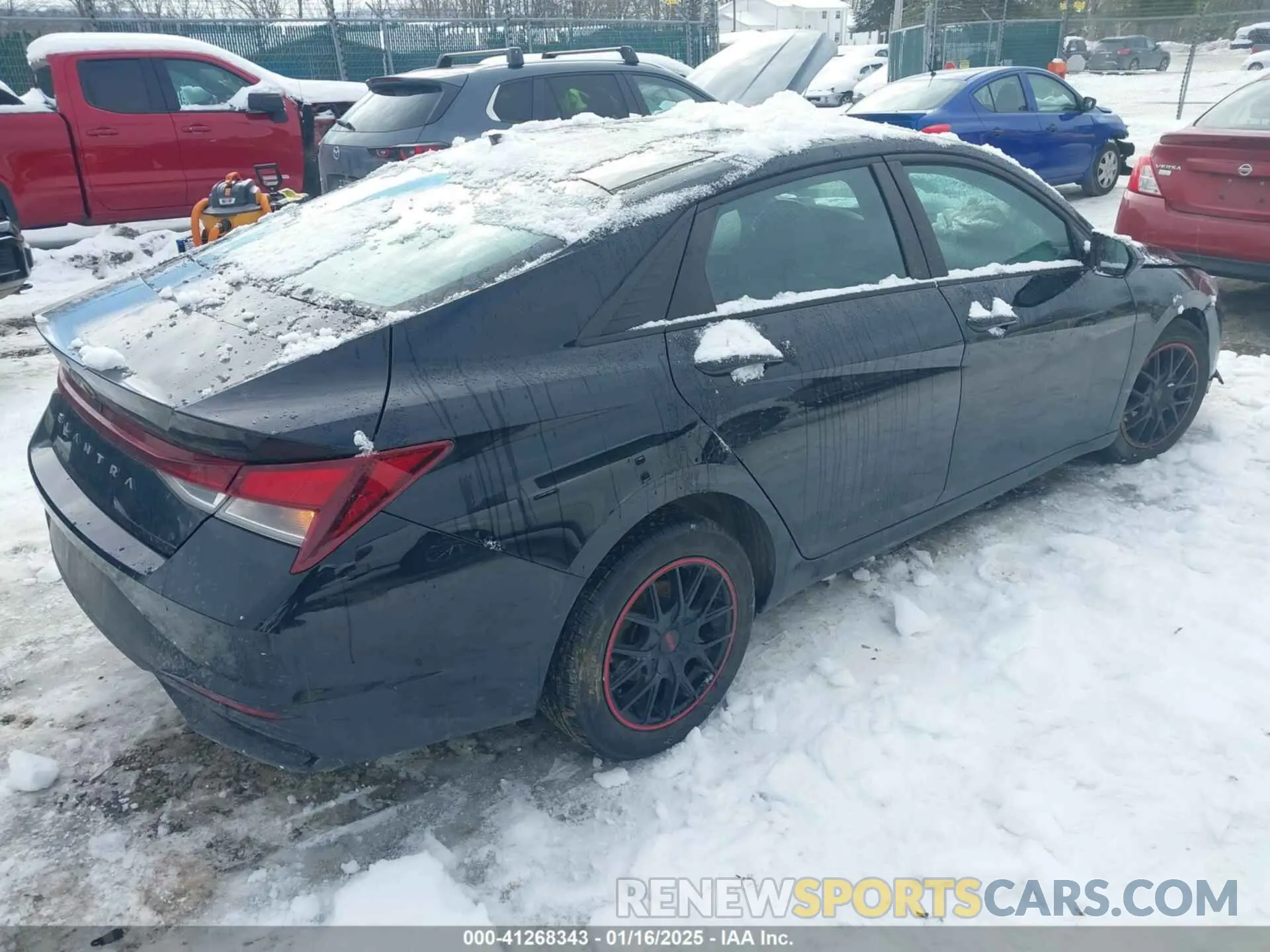 4 Photograph of a damaged car 5NPLM4AG9MH003332 HYUNDAI ELANTRA 2021