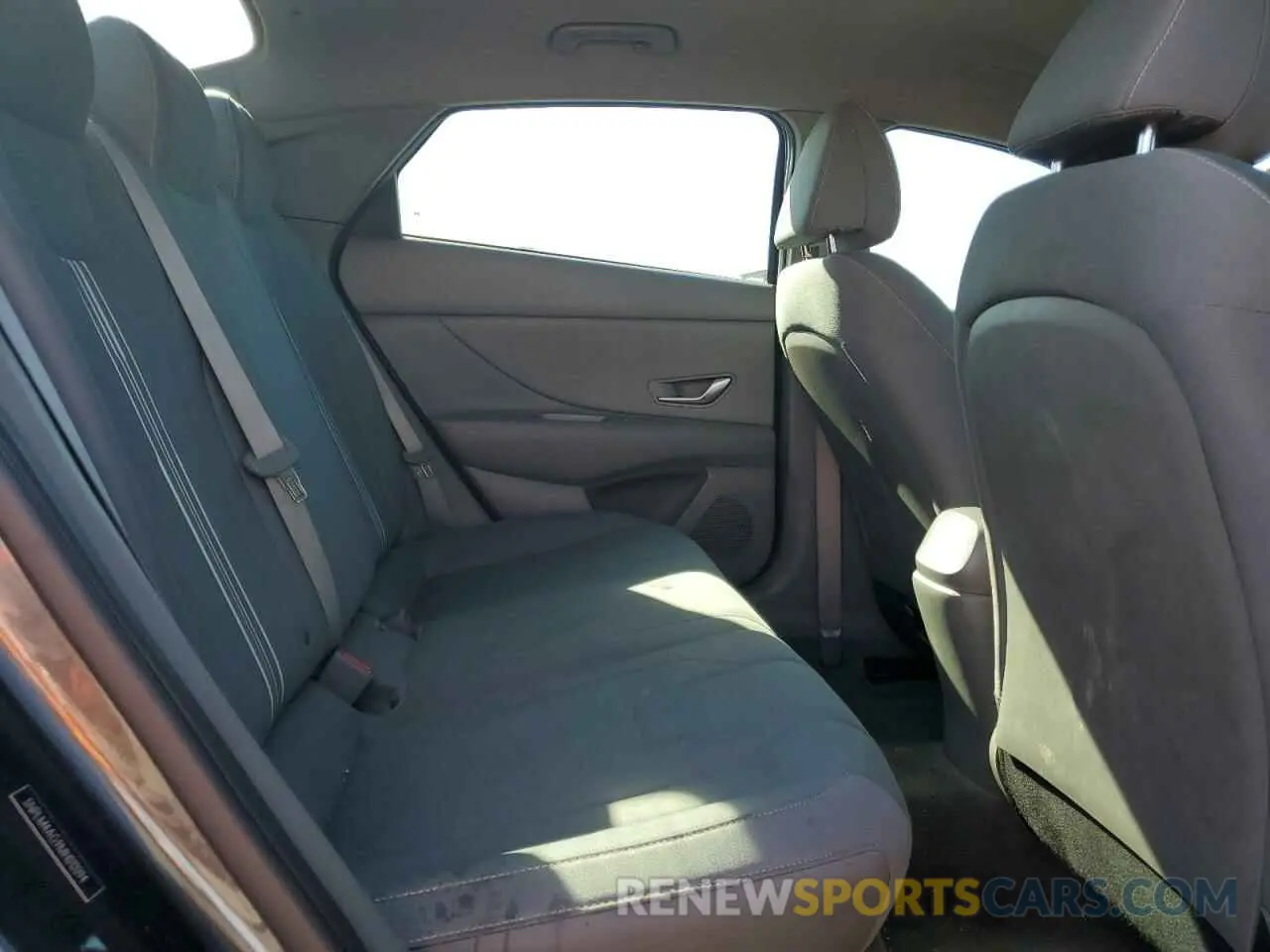 11 Photograph of a damaged car 5NPLM4AG9MH012094 HYUNDAI ELANTRA 2021
