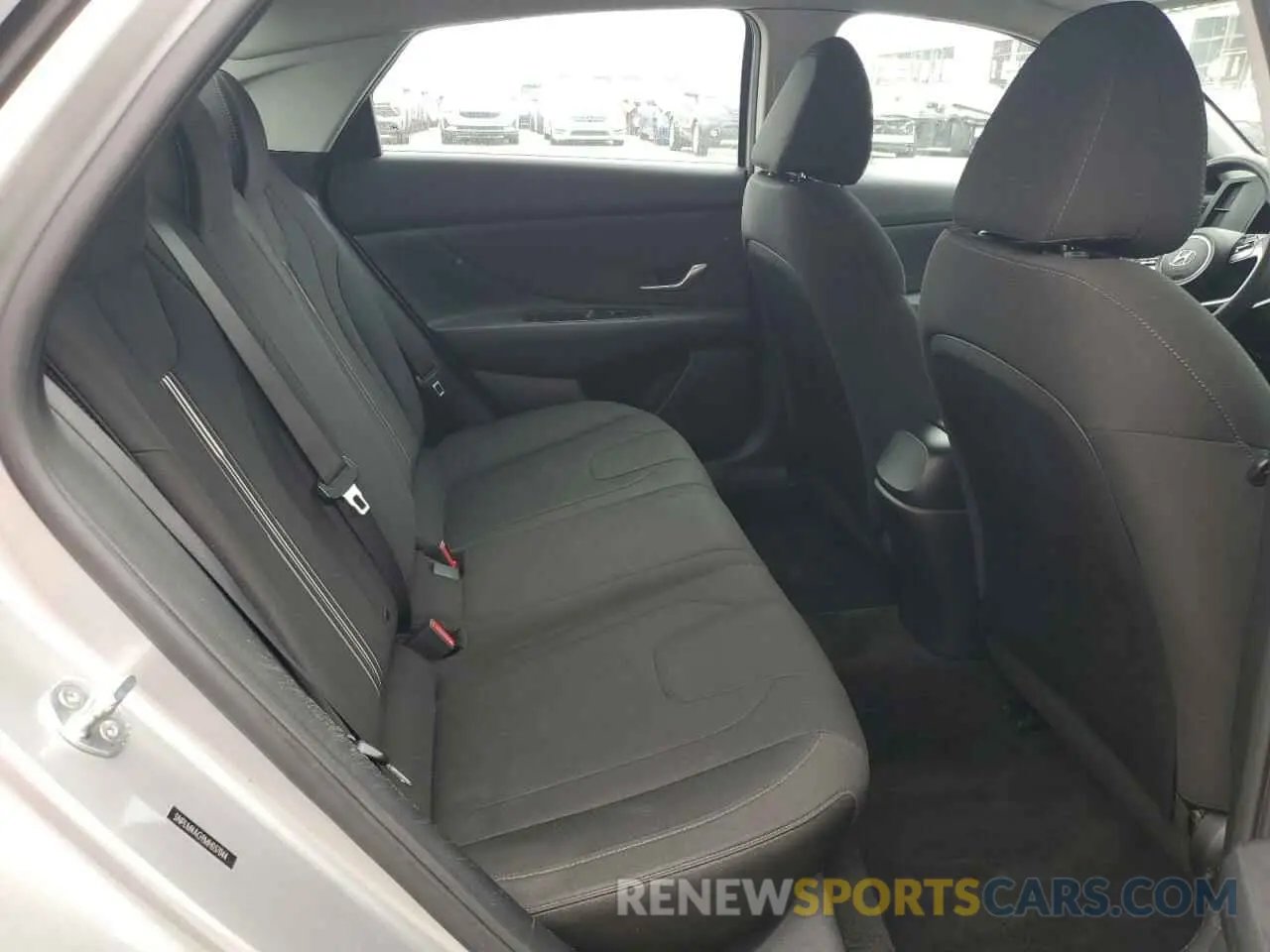 10 Photograph of a damaged car 5NPLM4AG9MH037044 HYUNDAI ELANTRA 2021