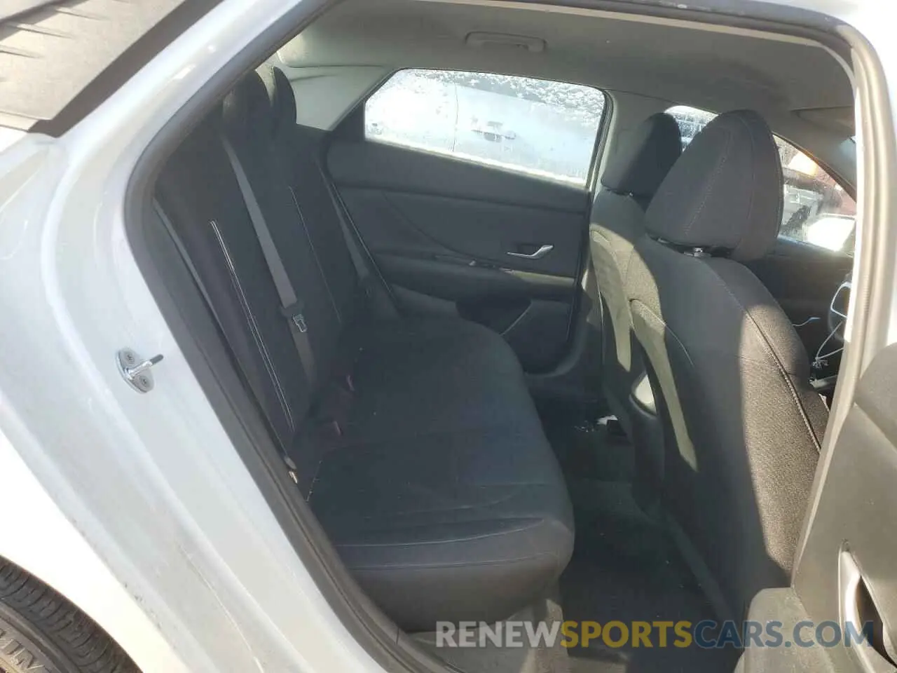 10 Photograph of a damaged car 5NPLM4AGXMH010189 HYUNDAI ELANTRA 2021