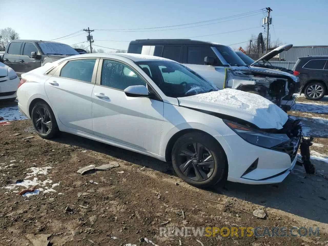 4 Photograph of a damaged car 5NPLM4AGXMH010189 HYUNDAI ELANTRA 2021