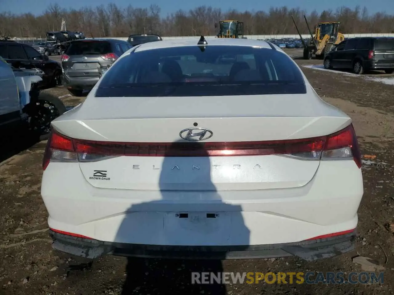 6 Photograph of a damaged car 5NPLM4AGXMH010189 HYUNDAI ELANTRA 2021