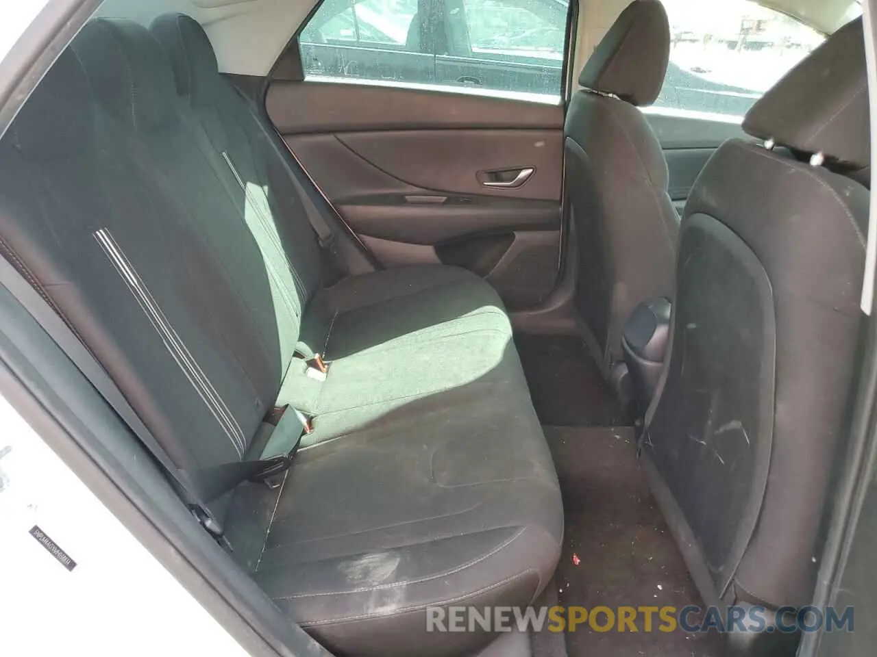 10 Photograph of a damaged car 5NPLM4AGXMH038834 HYUNDAI ELANTRA 2021