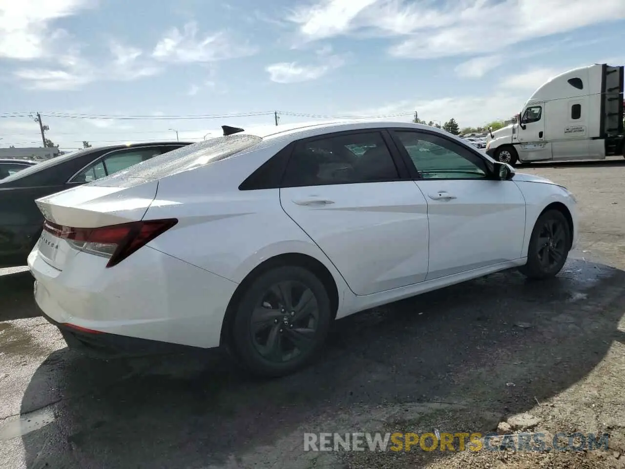 3 Photograph of a damaged car 5NPLM4AGXMH038834 HYUNDAI ELANTRA 2021