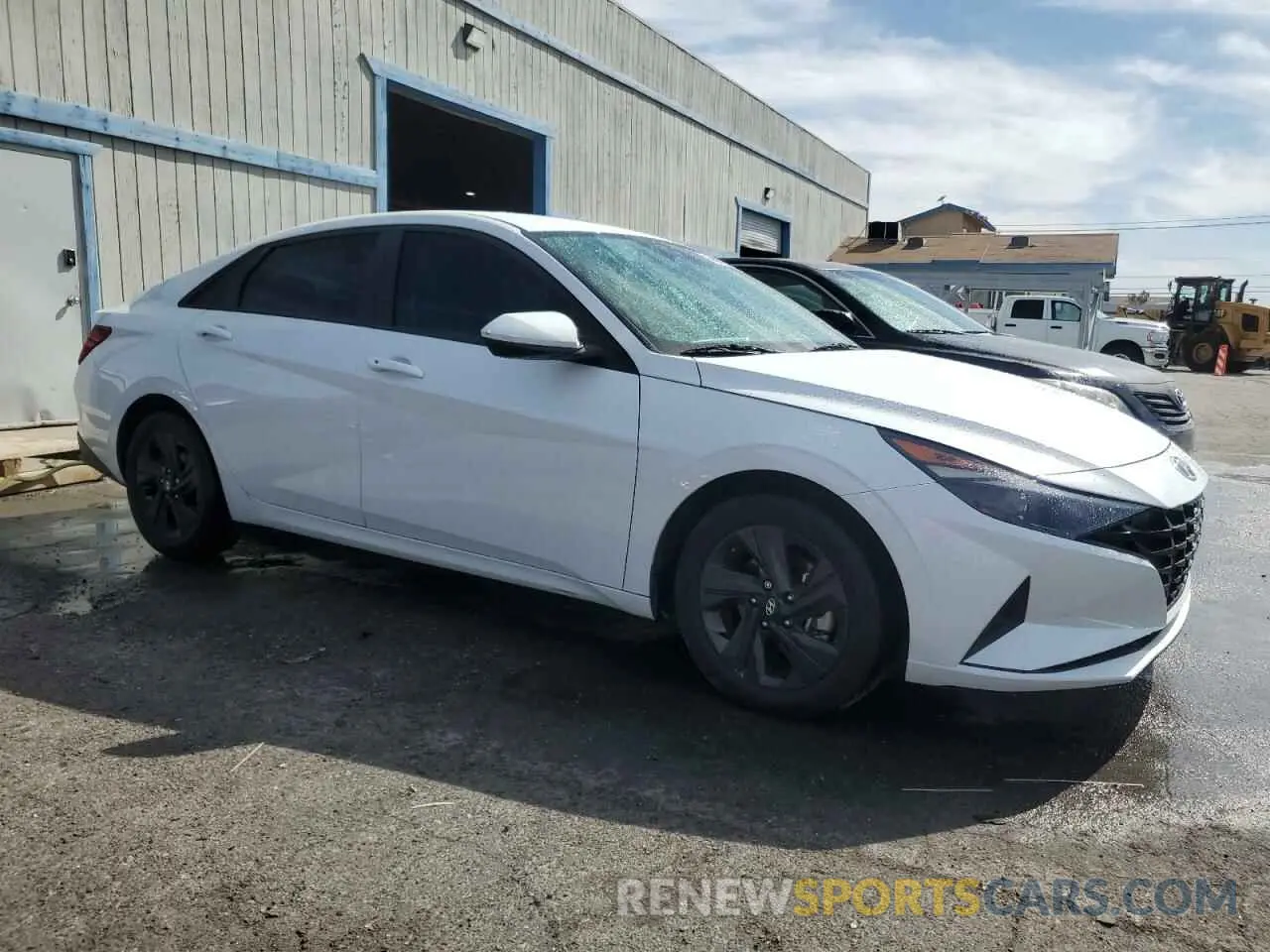 4 Photograph of a damaged car 5NPLM4AGXMH038834 HYUNDAI ELANTRA 2021