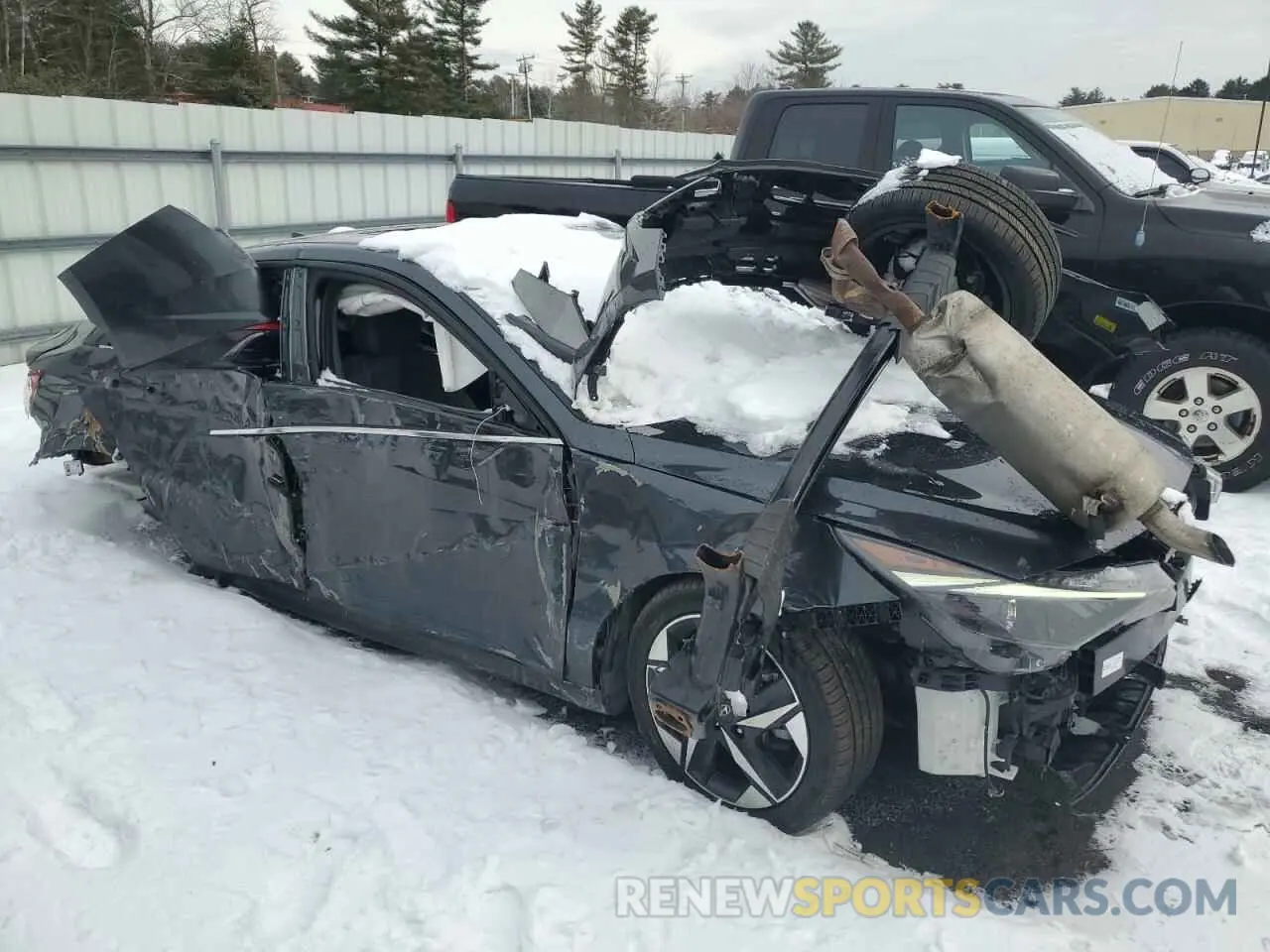 4 Photograph of a damaged car 5NPLN4AG6MH026953 HYUNDAI ELANTRA 2021