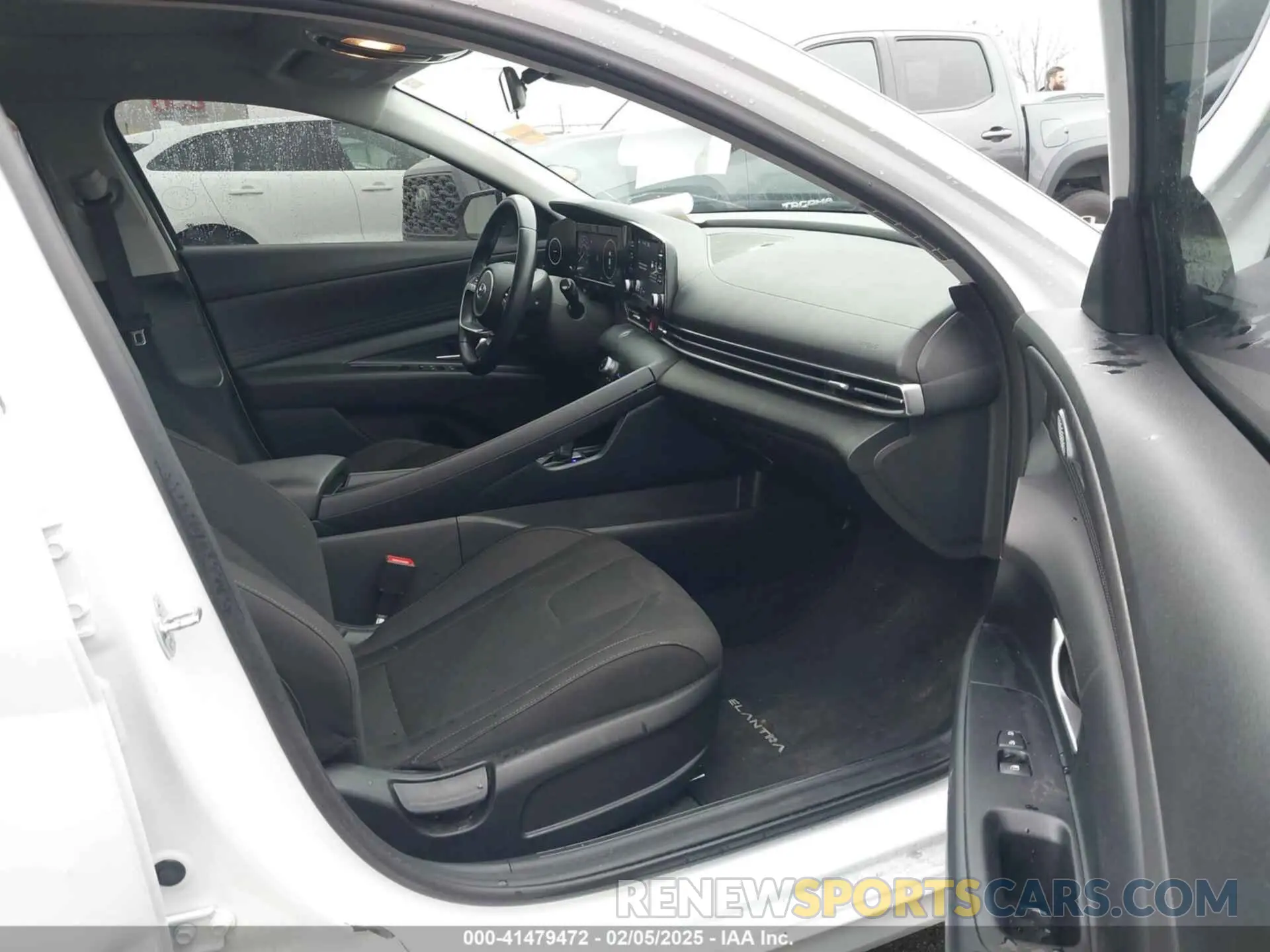 5 Photograph of a damaged car 5NPLN4AG6MH029304 HYUNDAI ELANTRA 2021