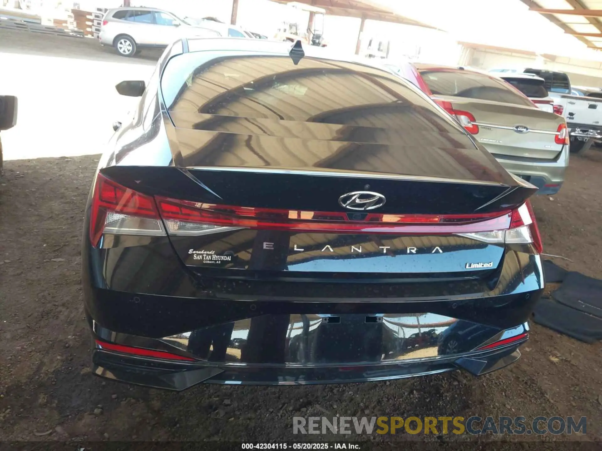 17 Photograph of a damaged car 5NPLP4AG4MH008901 HYUNDAI ELANTRA 2021
