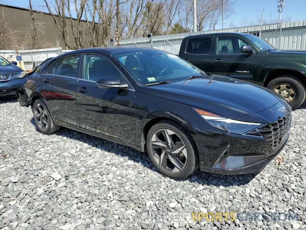 4 Photograph of a damaged car 5NPLP4AG4MH018747 HYUNDAI ELANTRA 2021