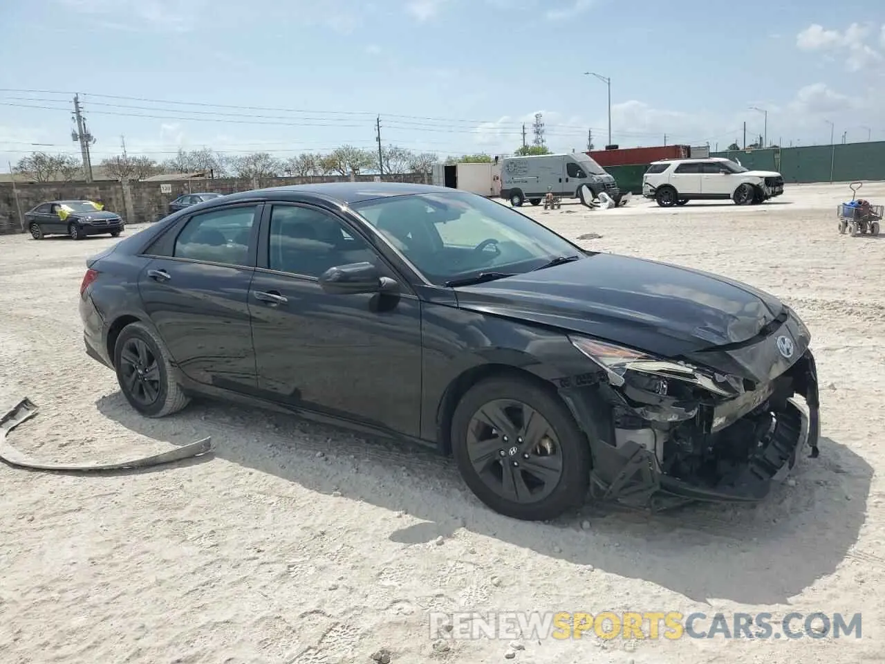 4 Photograph of a damaged car 5NPLS4AG2MH033083 HYUNDAI ELANTRA 2021