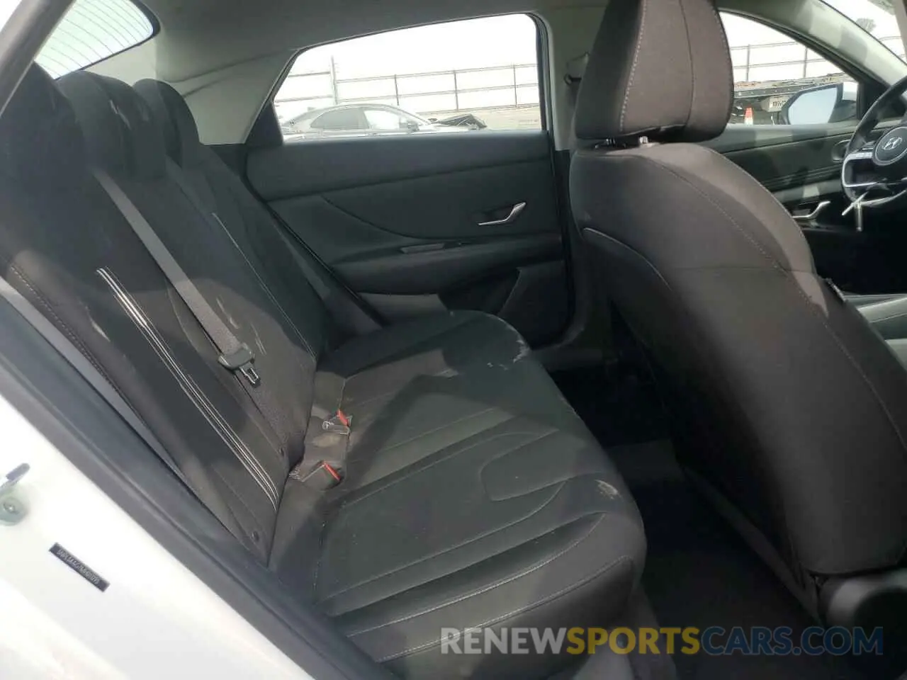 10 Photograph of a damaged car 5NPLS4AG7MH031295 HYUNDAI ELANTRA 2021
