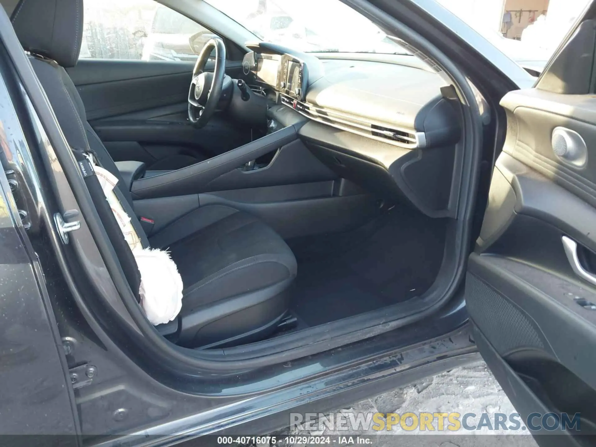 5 Photograph of a damaged car 5NPLS4AG8MH017163 HYUNDAI ELANTRA 2021