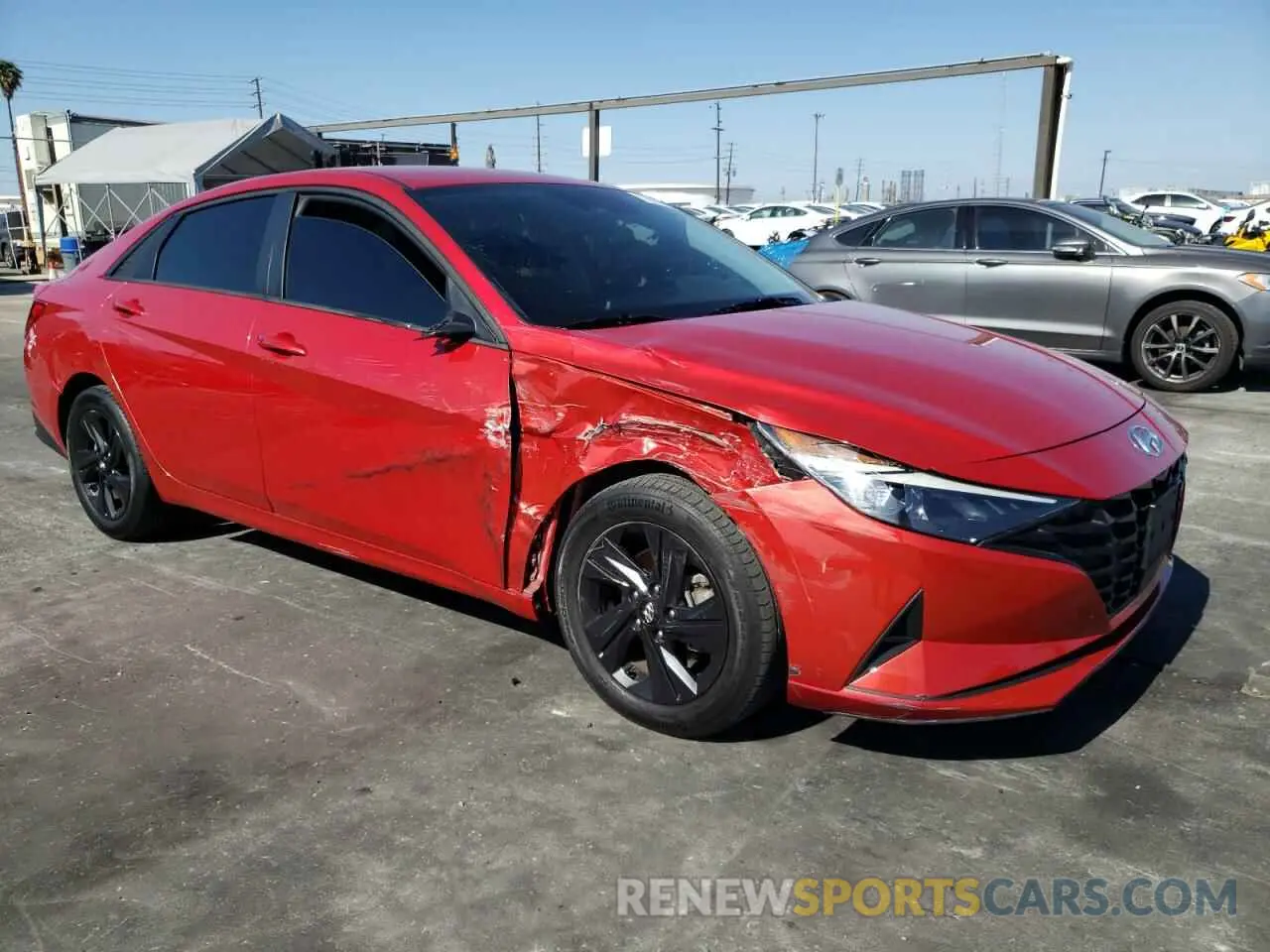 4 Photograph of a damaged car 5NPLS4AG9MH024560 HYUNDAI ELANTRA 2021