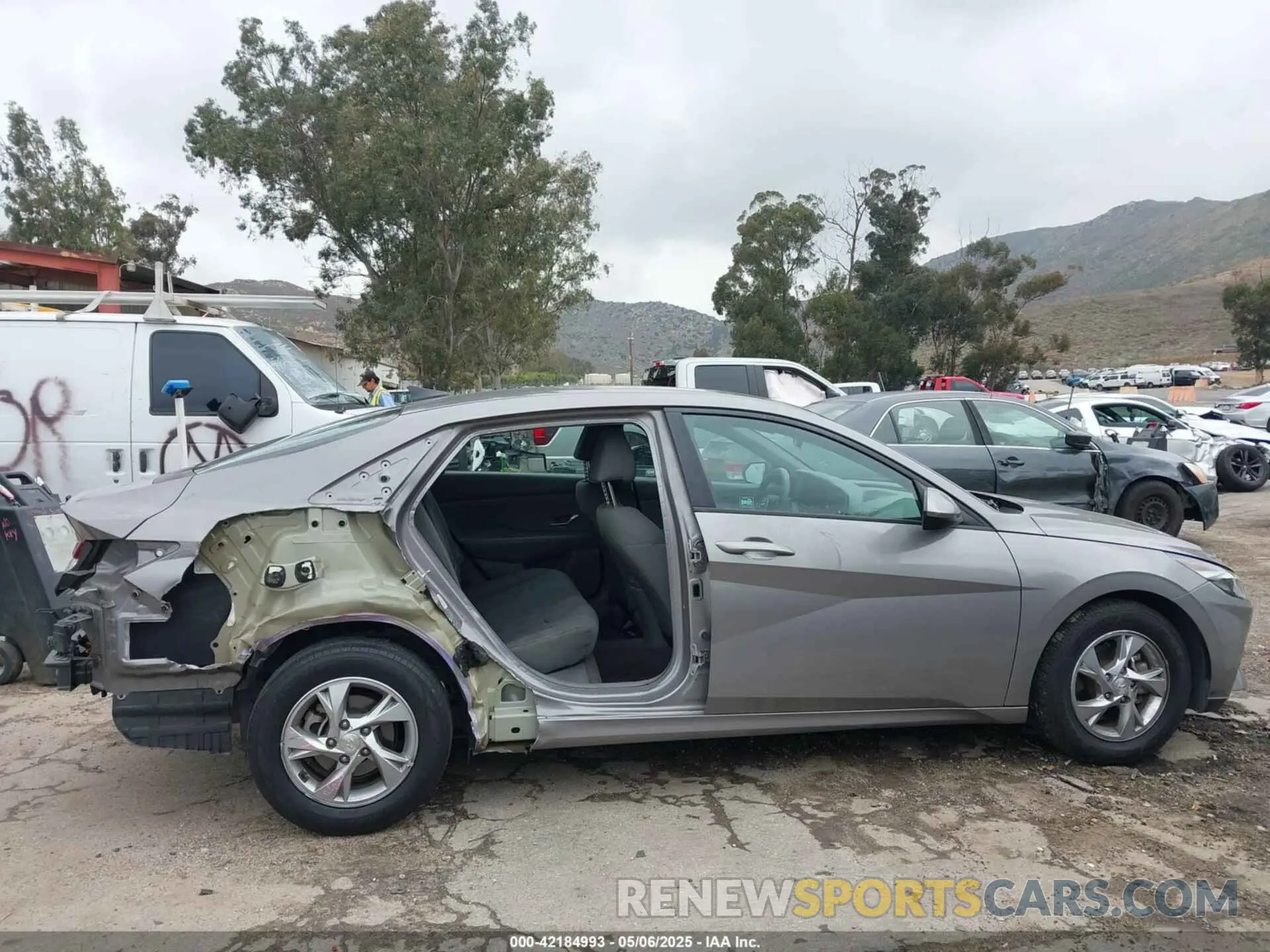 14 Photograph of a damaged car KMHLL4AG3MU121929 HYUNDAI ELANTRA 2021