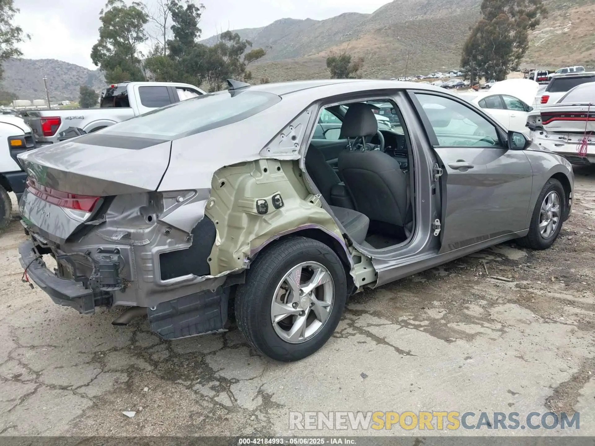 4 Photograph of a damaged car KMHLL4AG3MU121929 HYUNDAI ELANTRA 2021