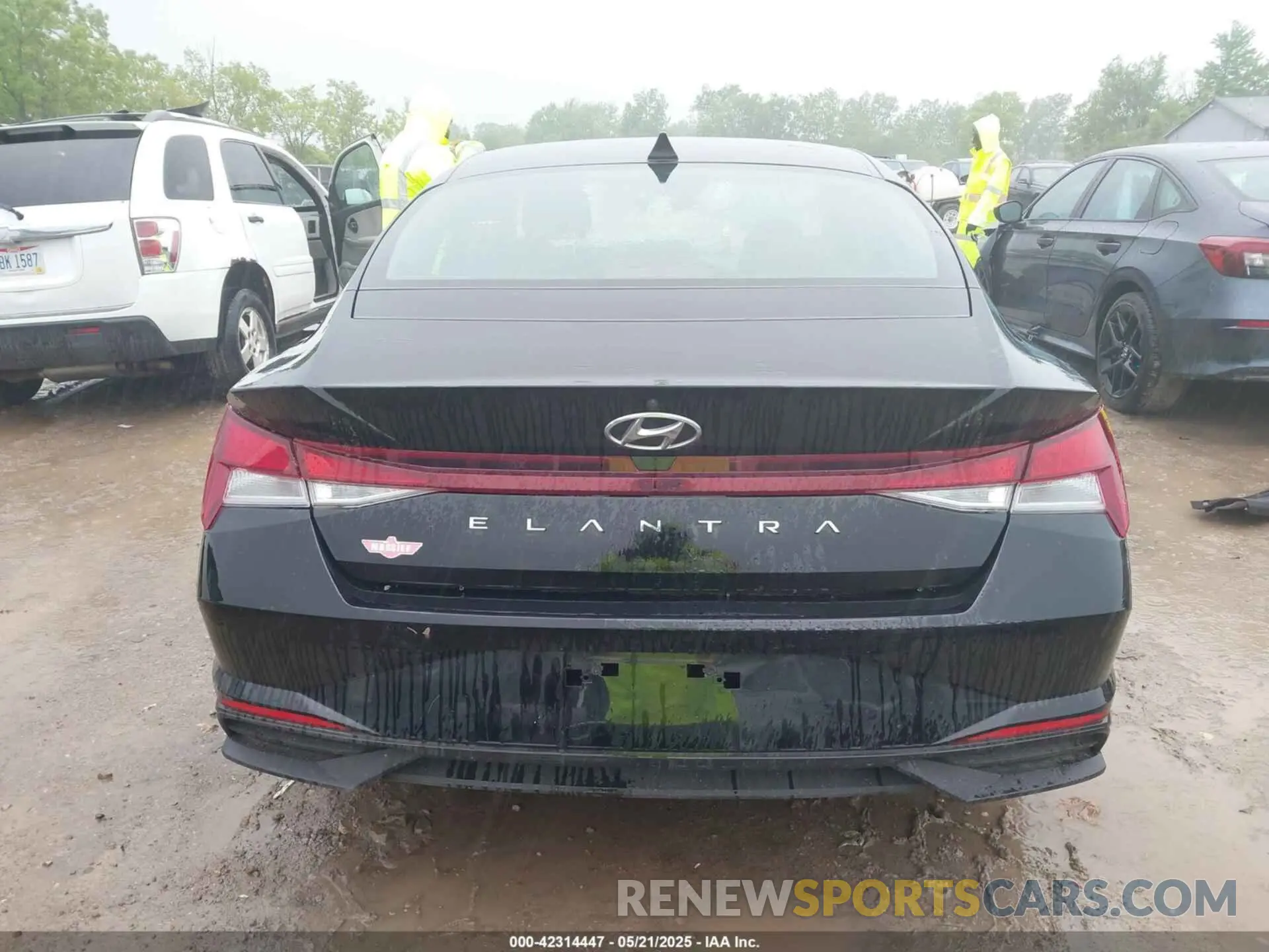 16 Photograph of a damaged car KMHLL4AG7MU103644 HYUNDAI ELANTRA 2021