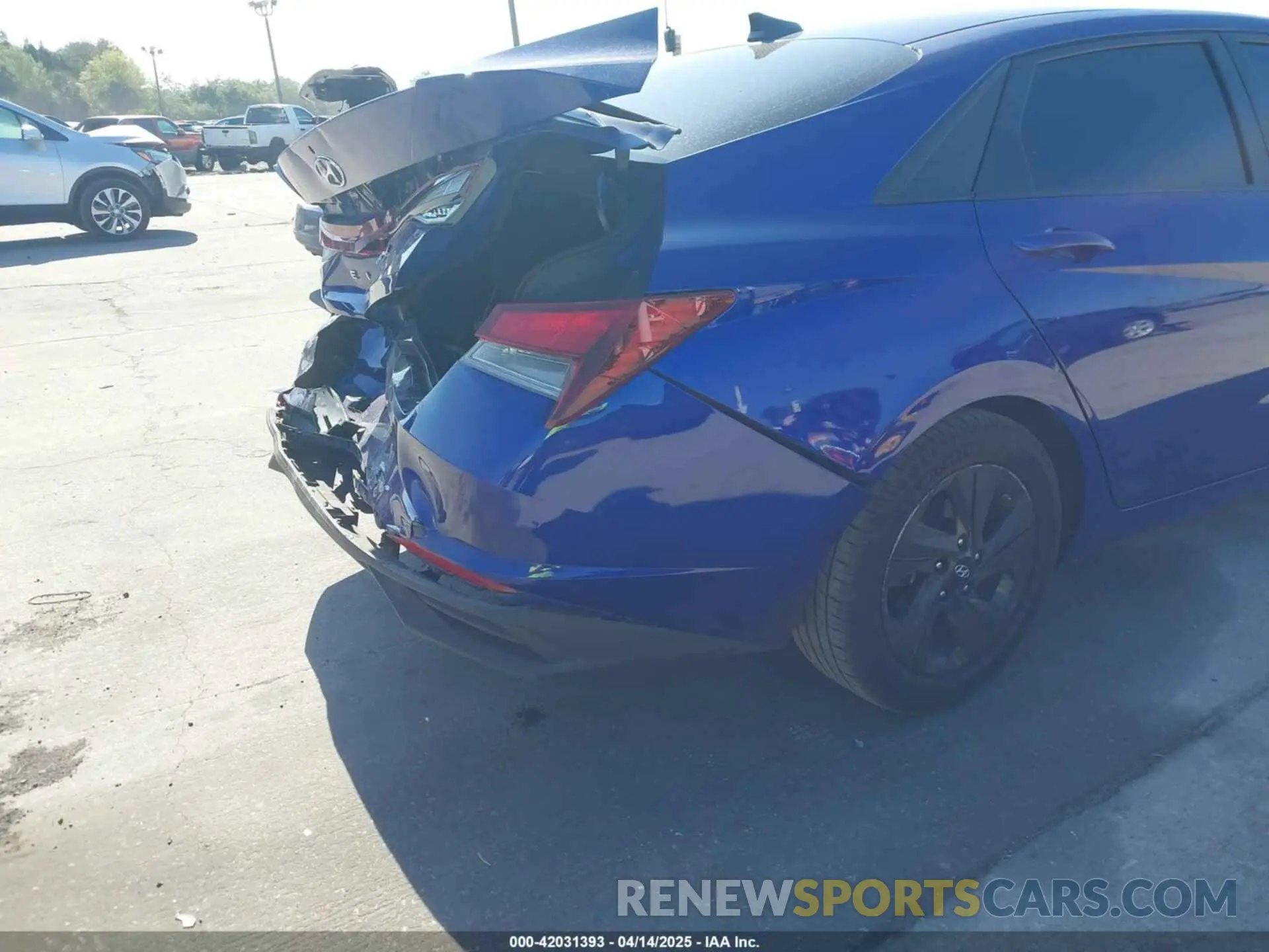4 Photograph of a damaged car KMHLM4AG0MU111078 HYUNDAI ELANTRA 2021