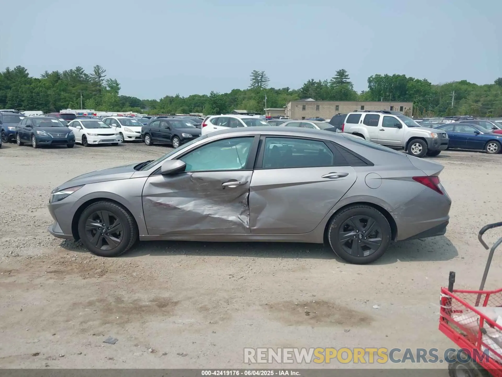 14 Photograph of a damaged car KMHLM4AG2MU091870 HYUNDAI ELANTRA 2021