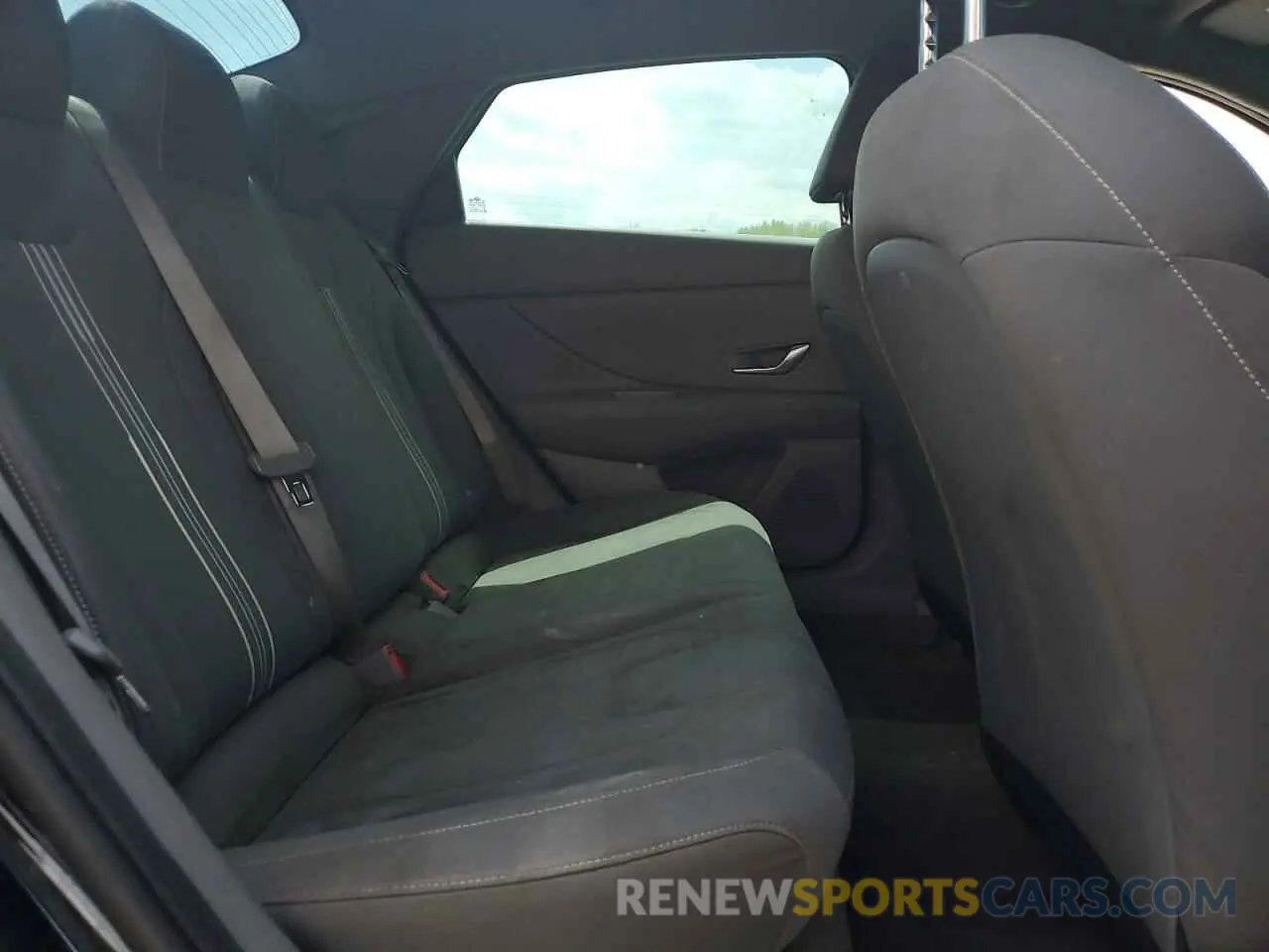 10 Photograph of a damaged car KMHLM4AGXMU147098 HYUNDAI ELANTRA 2021
