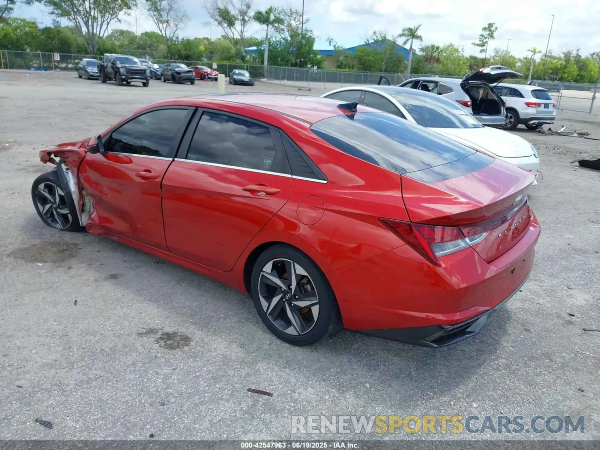 3 Фотография поврежденного автомобиля KMHLP4AG7MU138480 HYUNDAI ELANTRA 2021
