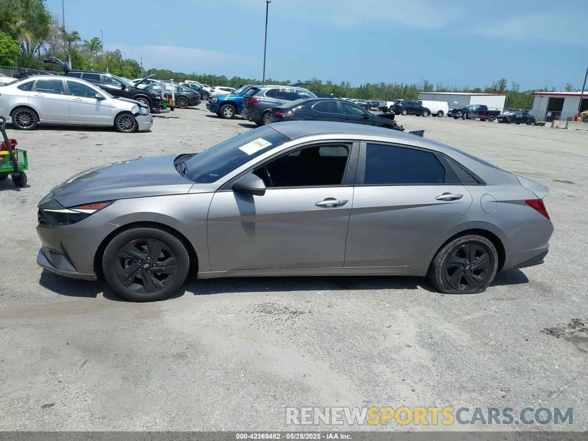 15 Photograph of a damaged car KMHLS4AG5MU065575 HYUNDAI ELANTRA 2021