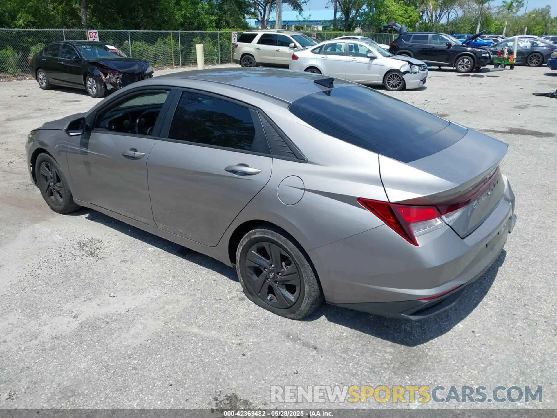 3 Photograph of a damaged car KMHLS4AG5MU065575 HYUNDAI ELANTRA 2021