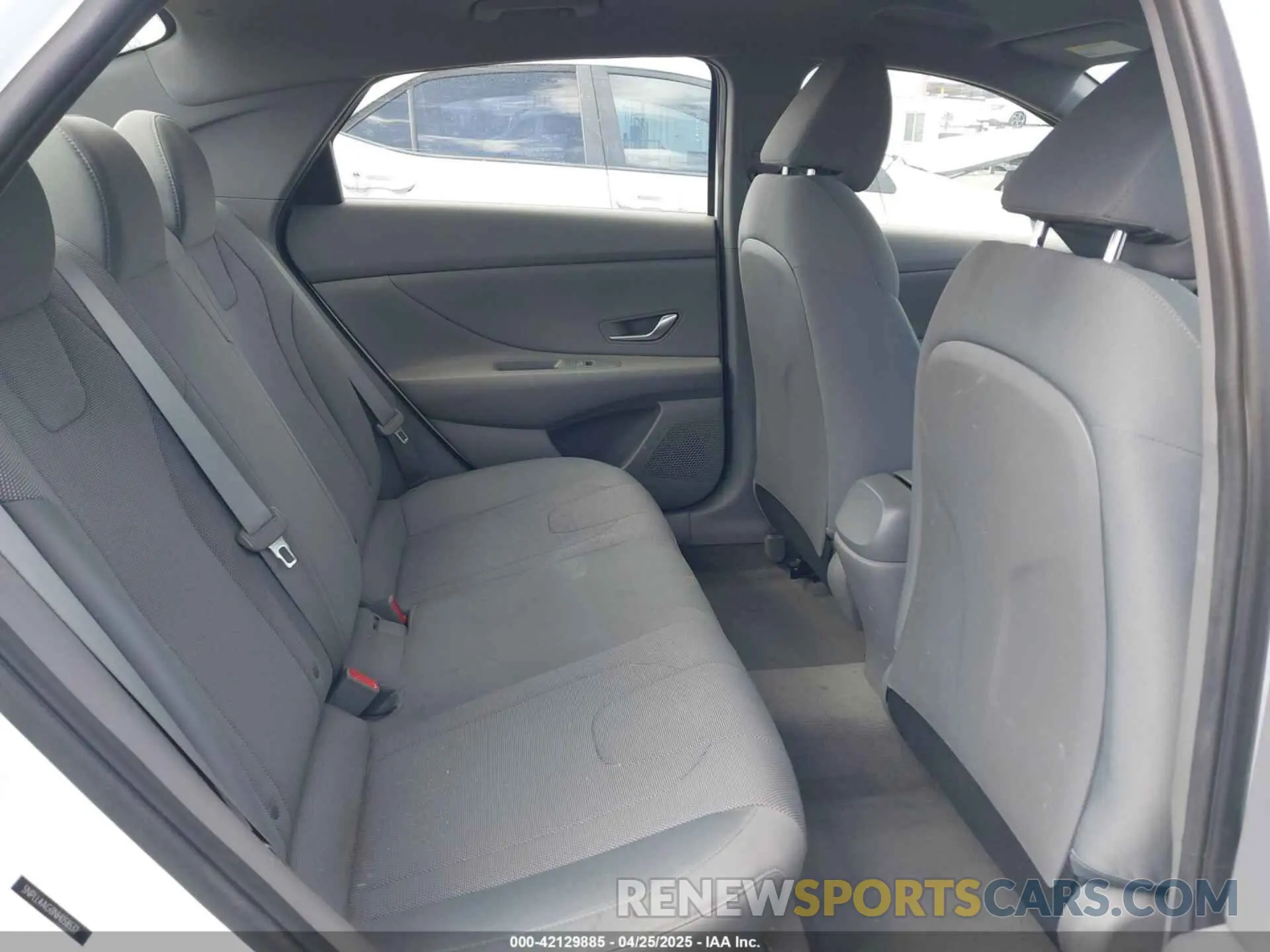 8 Фотография поврежденного автомобиля 5NPLL4AG0NH058532 HYUNDAI ELANTRA 2022