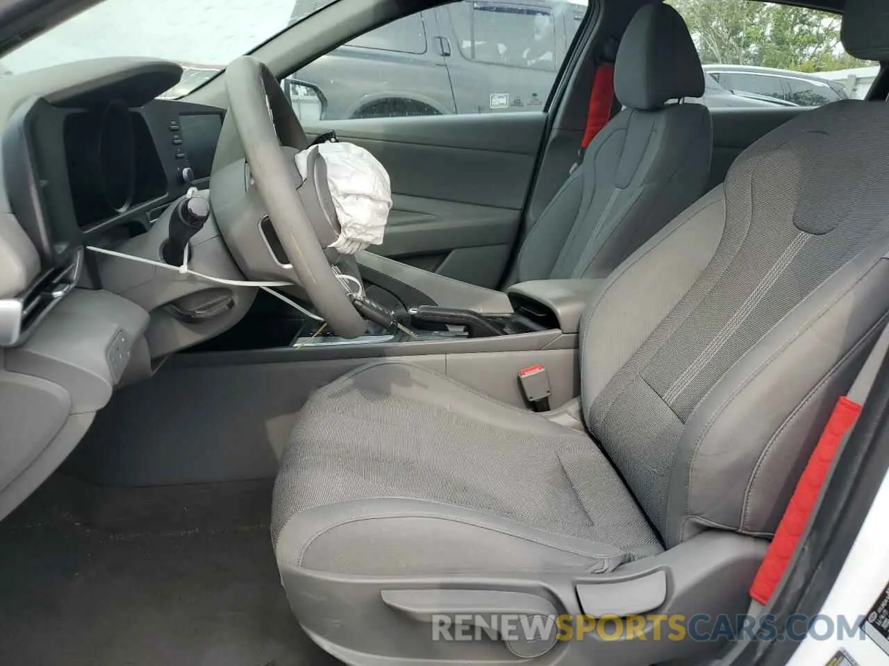 7 Photograph of a damaged car 5NPLL4AG5NH055755 HYUNDAI ELANTRA 2022