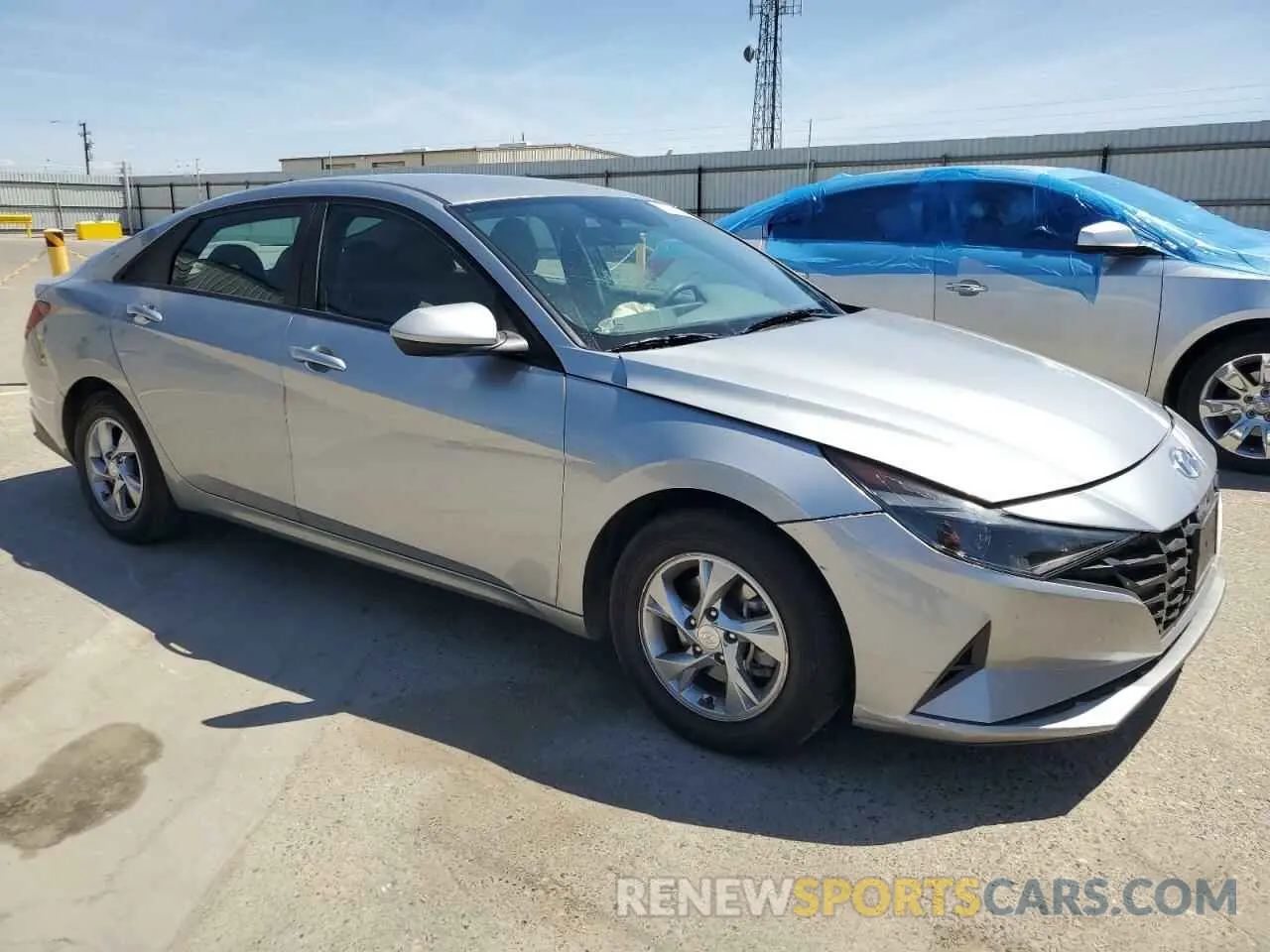 4 Photograph of a damaged car 5NPLL4AG9NH077435 HYUNDAI ELANTRA 2022