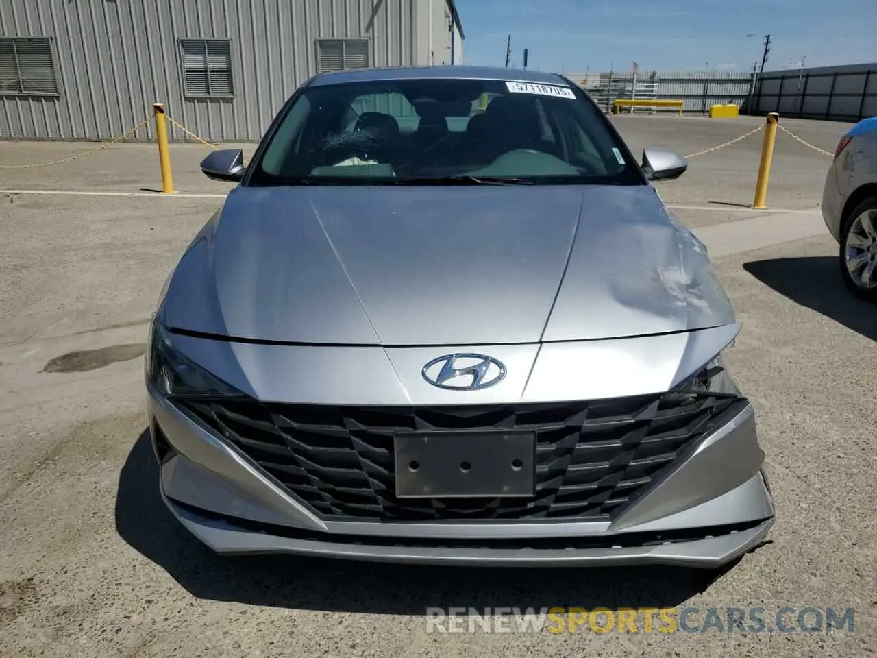 5 Photograph of a damaged car 5NPLL4AG9NH077435 HYUNDAI ELANTRA 2022