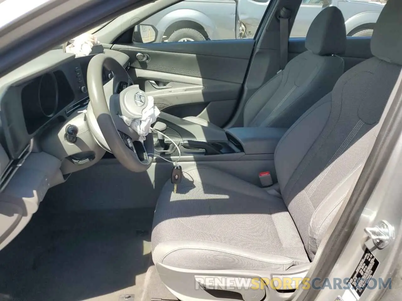 7 Photograph of a damaged car 5NPLL4AG9NH077435 HYUNDAI ELANTRA 2022