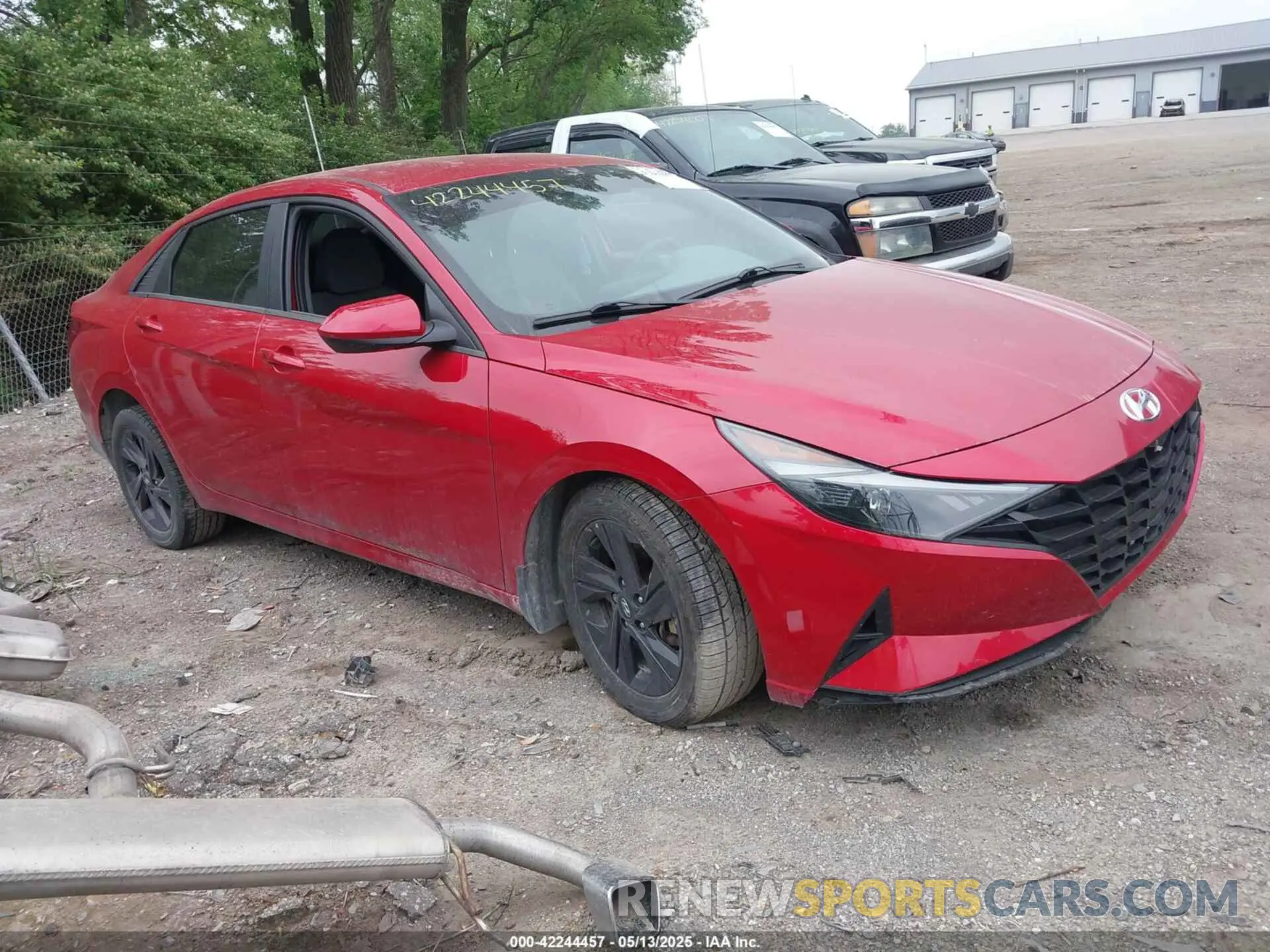 1 Photograph of a damaged car 5NPLM4AG0NH065820 HYUNDAI ELANTRA 2022