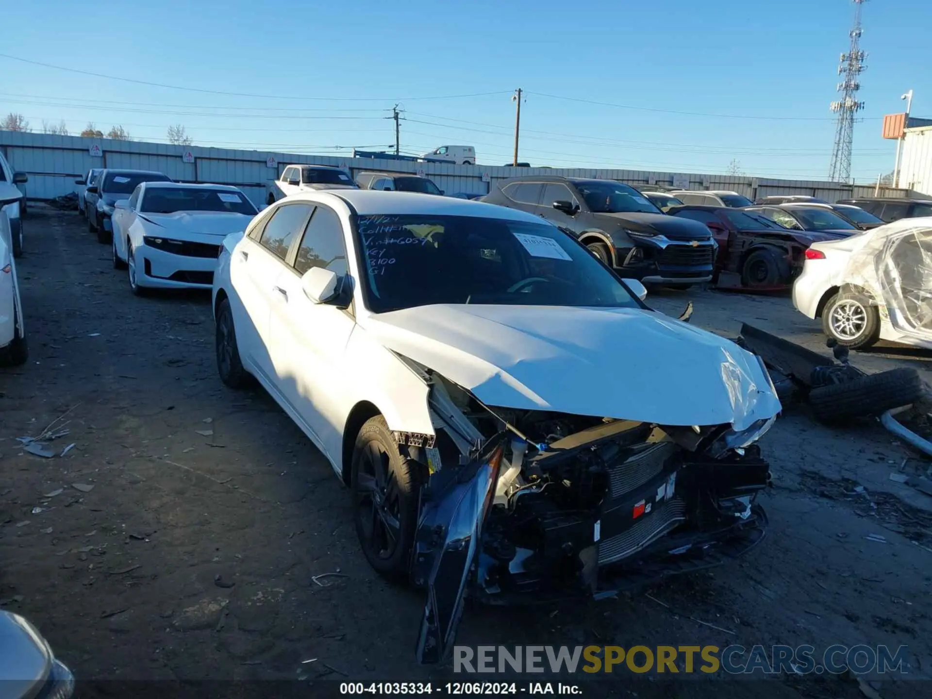 1 Photograph of a damaged car 5NPLM4AG0NH066059 HYUNDAI ELANTRA 2022